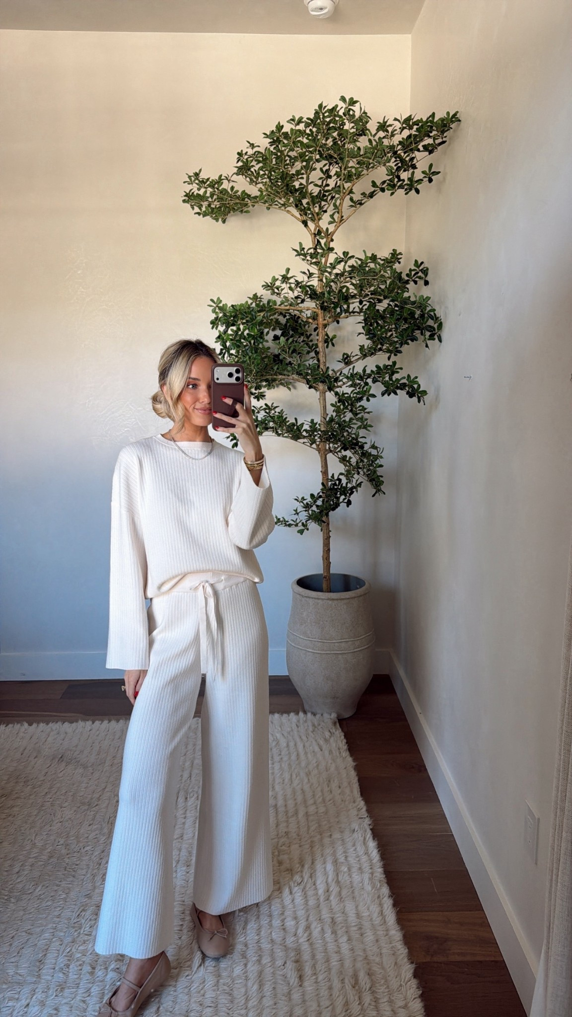 Wearing a small! 
Color: cream