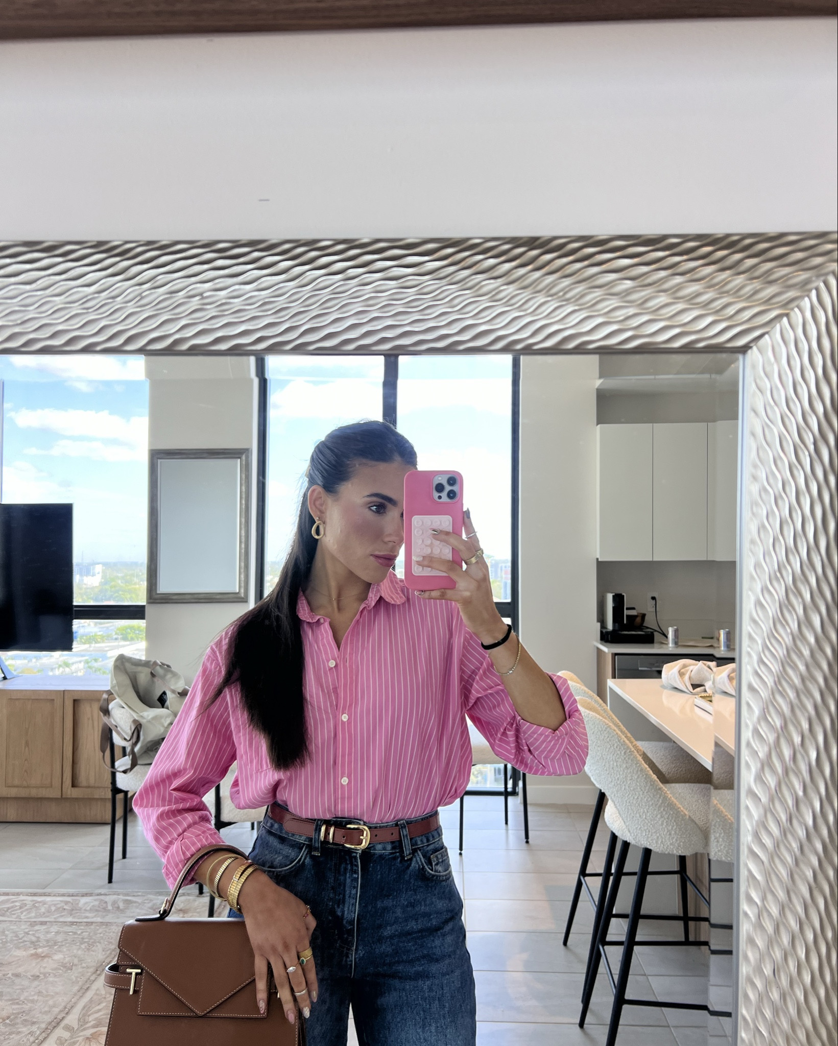 Pink professional shirt with a go to classic bag 🩷💅😮‍💨

#LTKWorkwear #LTKItBag #LTKStyleTip