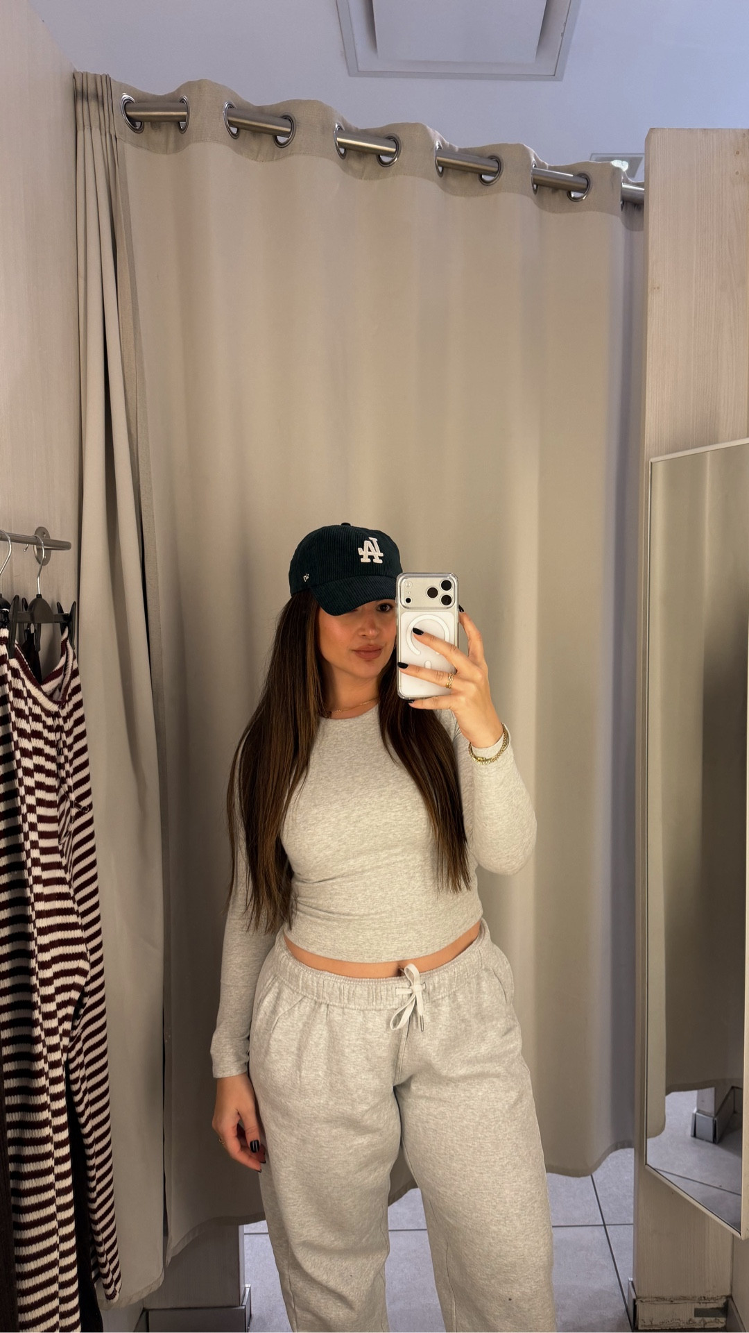 Get in loser we’re running errands 🚗💨 
-
#ootd #casualstyle #casualoutfit