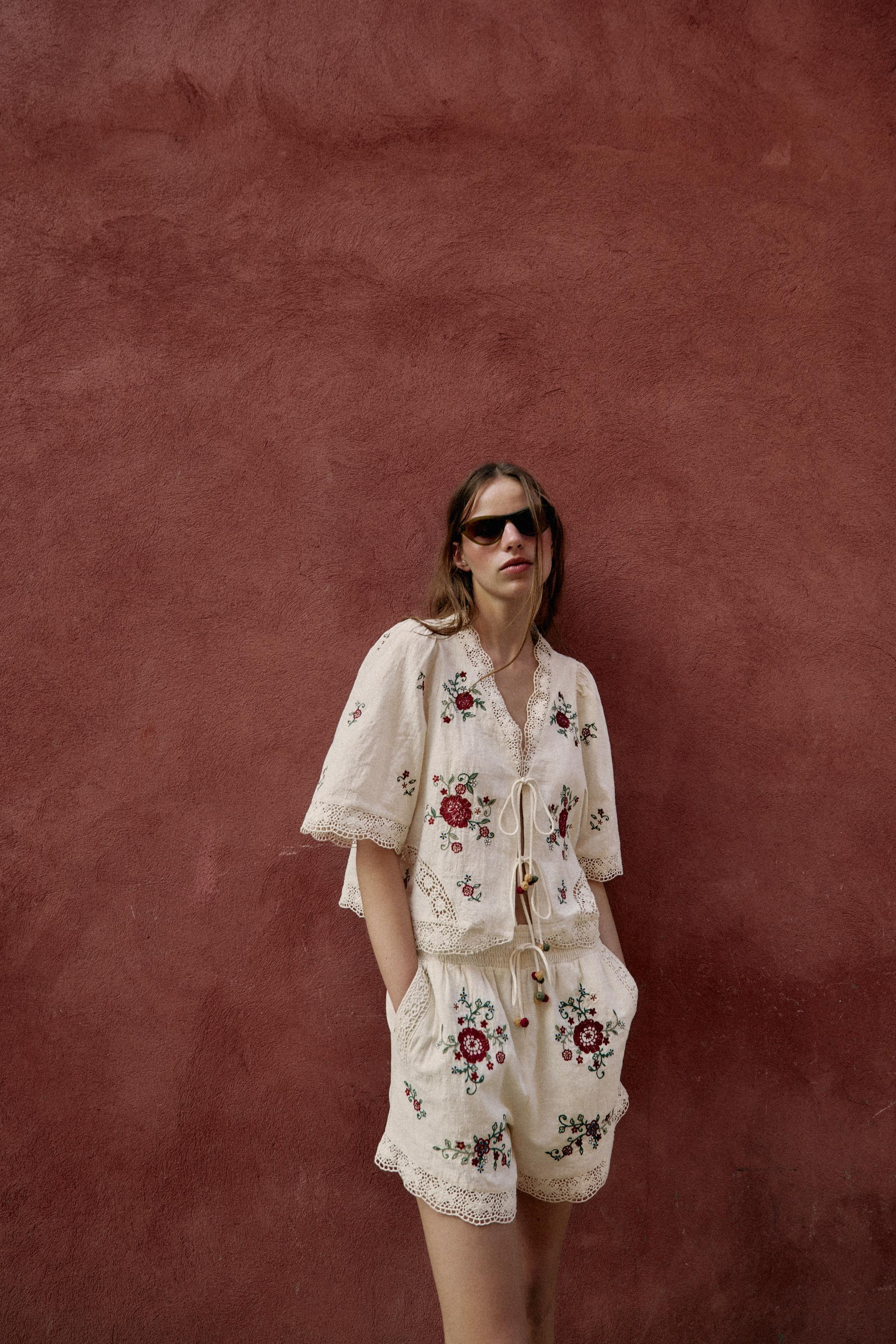 EMBROIDERED FLORAL SHORTS | Zara US