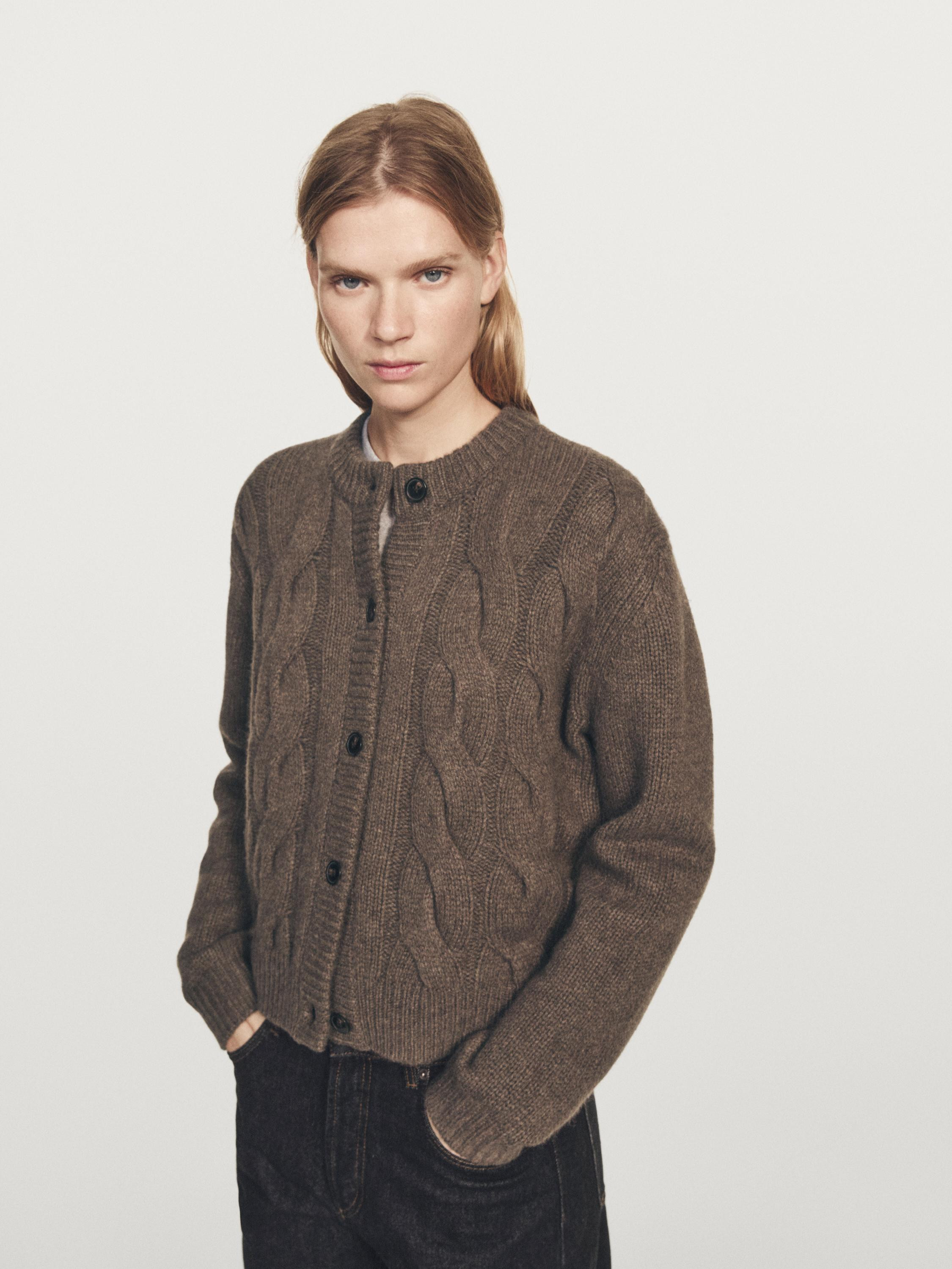 Strickcardigan aus Wollmischgewebe mit Zopfmuster | Massimo Dutti DE