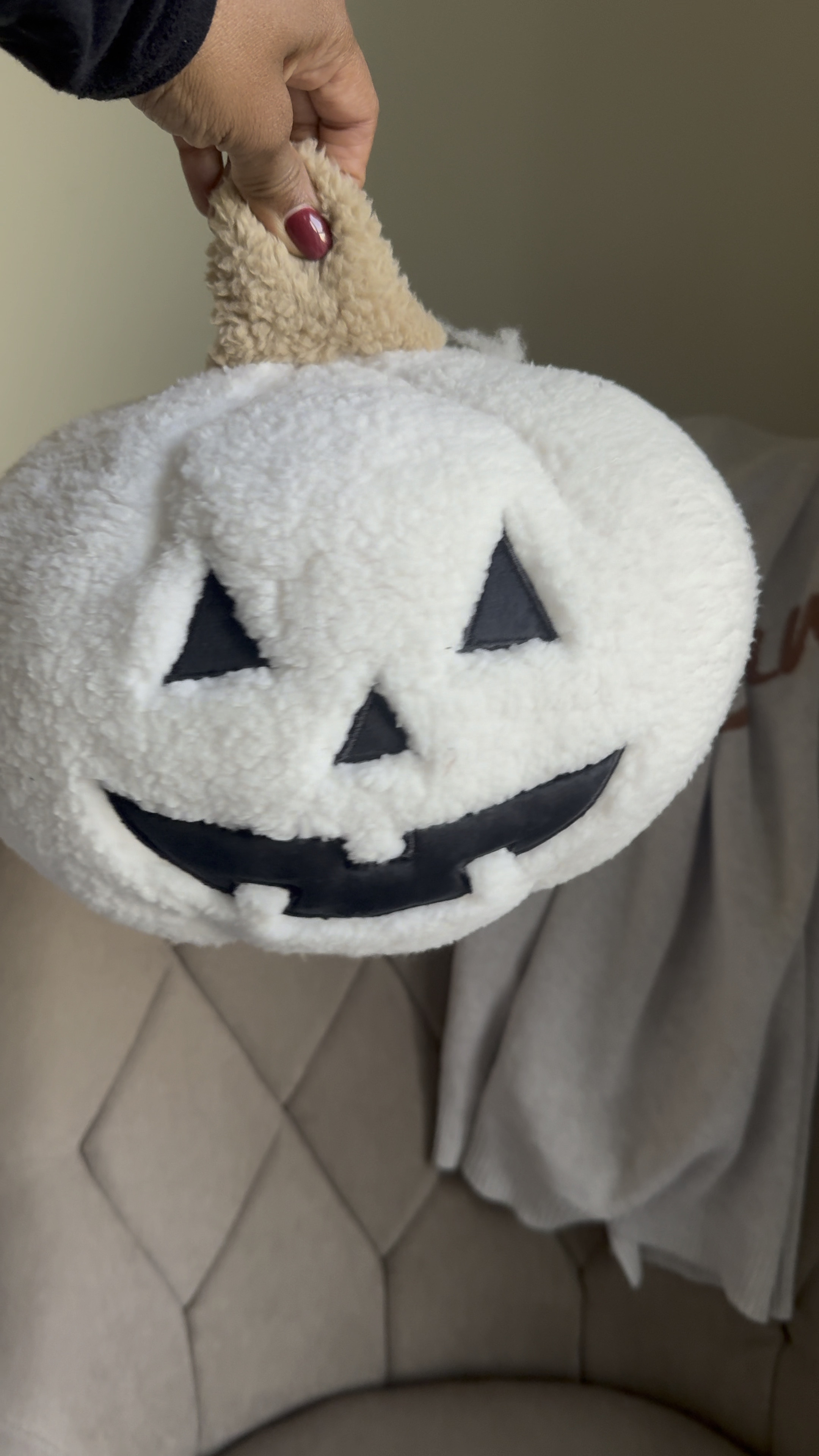 Pumpkin 🎃 pillow 

#LTKVideo #LTKHome #LTKSeasonal