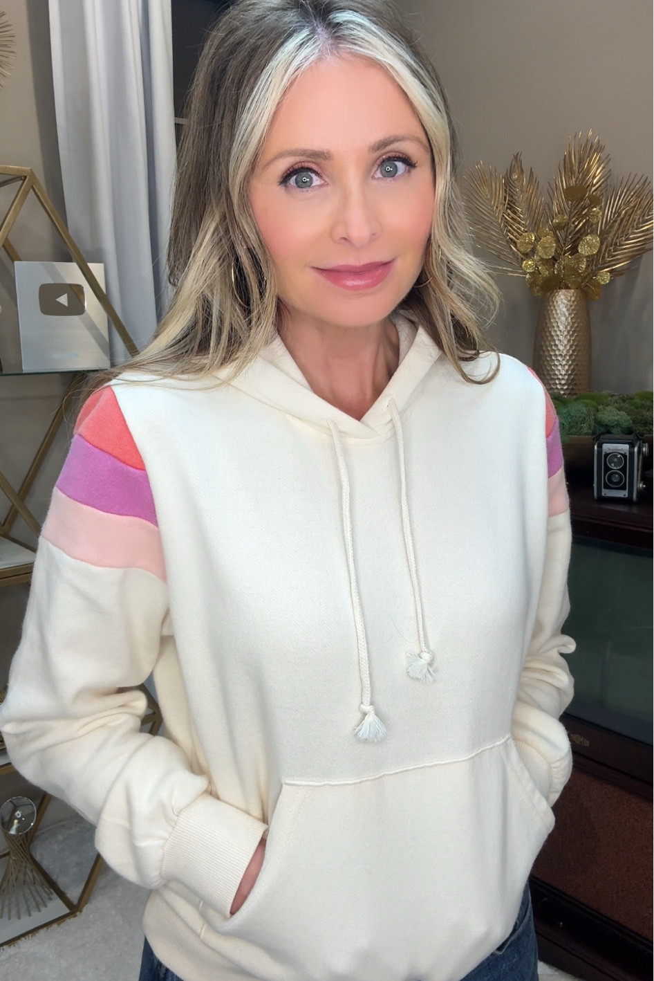 Perfect fit hoodie. I am not a baggie/oversized hoodie kind of gal. But this hoodie from Marine Layer is the perfect shape and size. I’m wearing XS

#LTKdayinmylife #LTKPetite #LTKootd