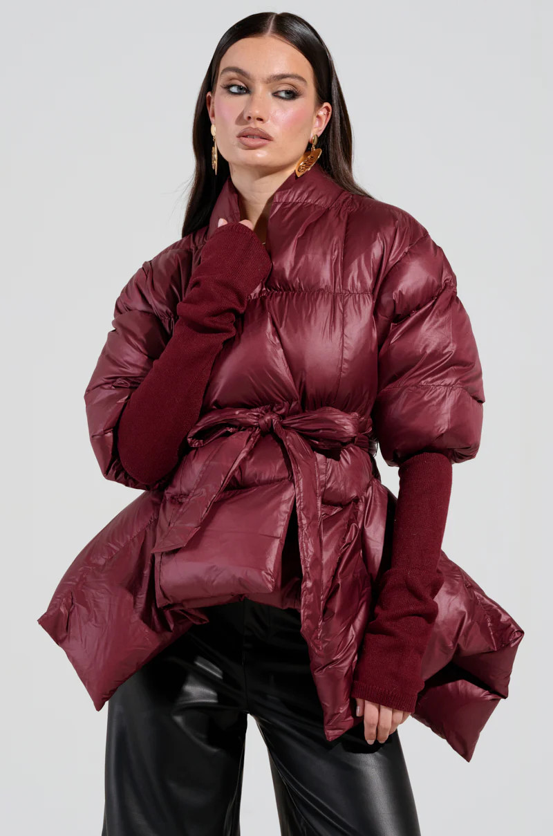 RIB SLEEVE PEPLUM PUFFER IN BURGUNDY | AKIRA