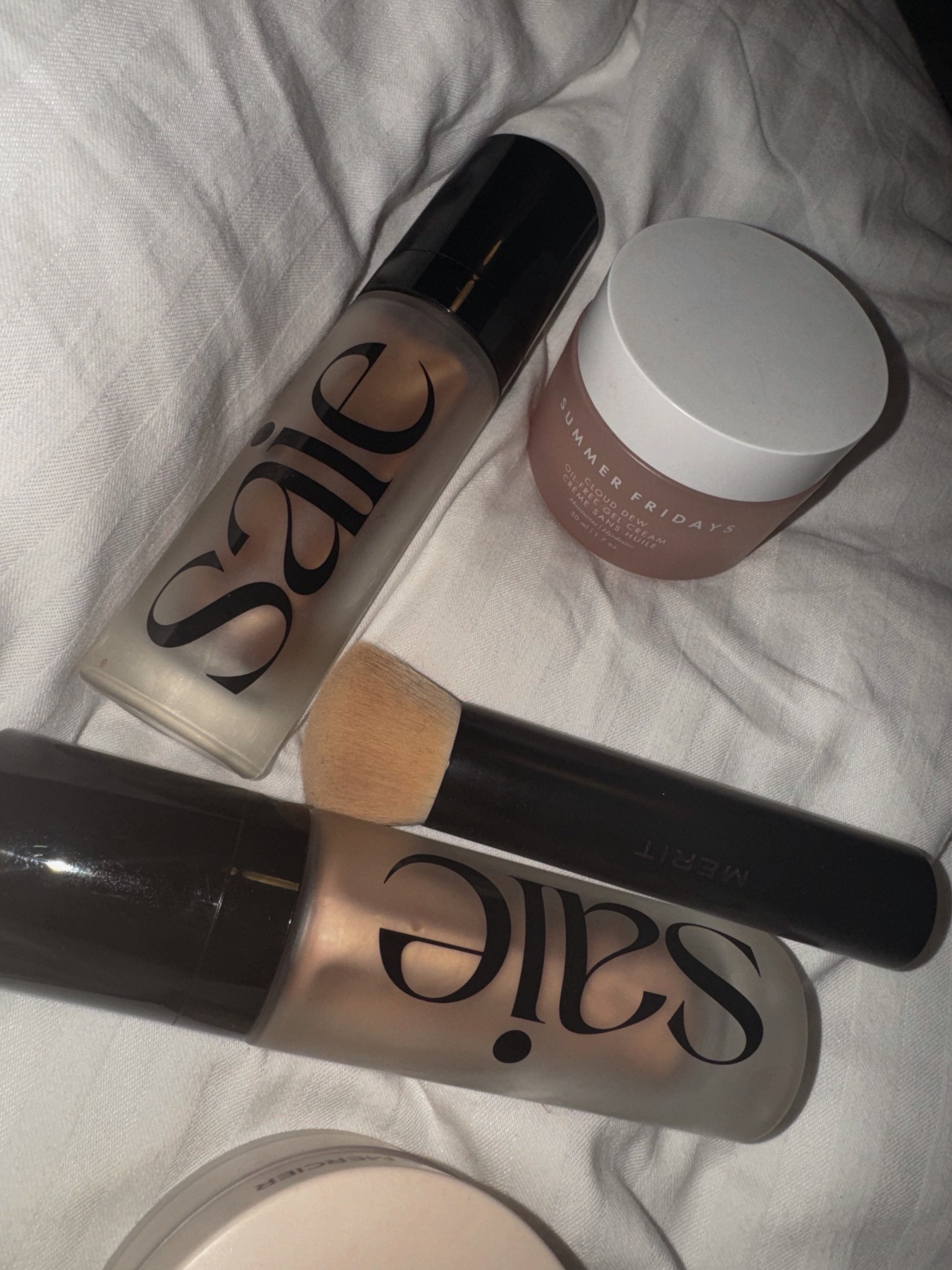 My fave pre-makeup products! 
Also, I’m loving this Merit brush! 

#saiebeauty #makeup #primer #moisturizer #makeupbrush #glowing #radiant #natural 

#LTKGiftGuide #LTKBeauty #LTKSummerEdit