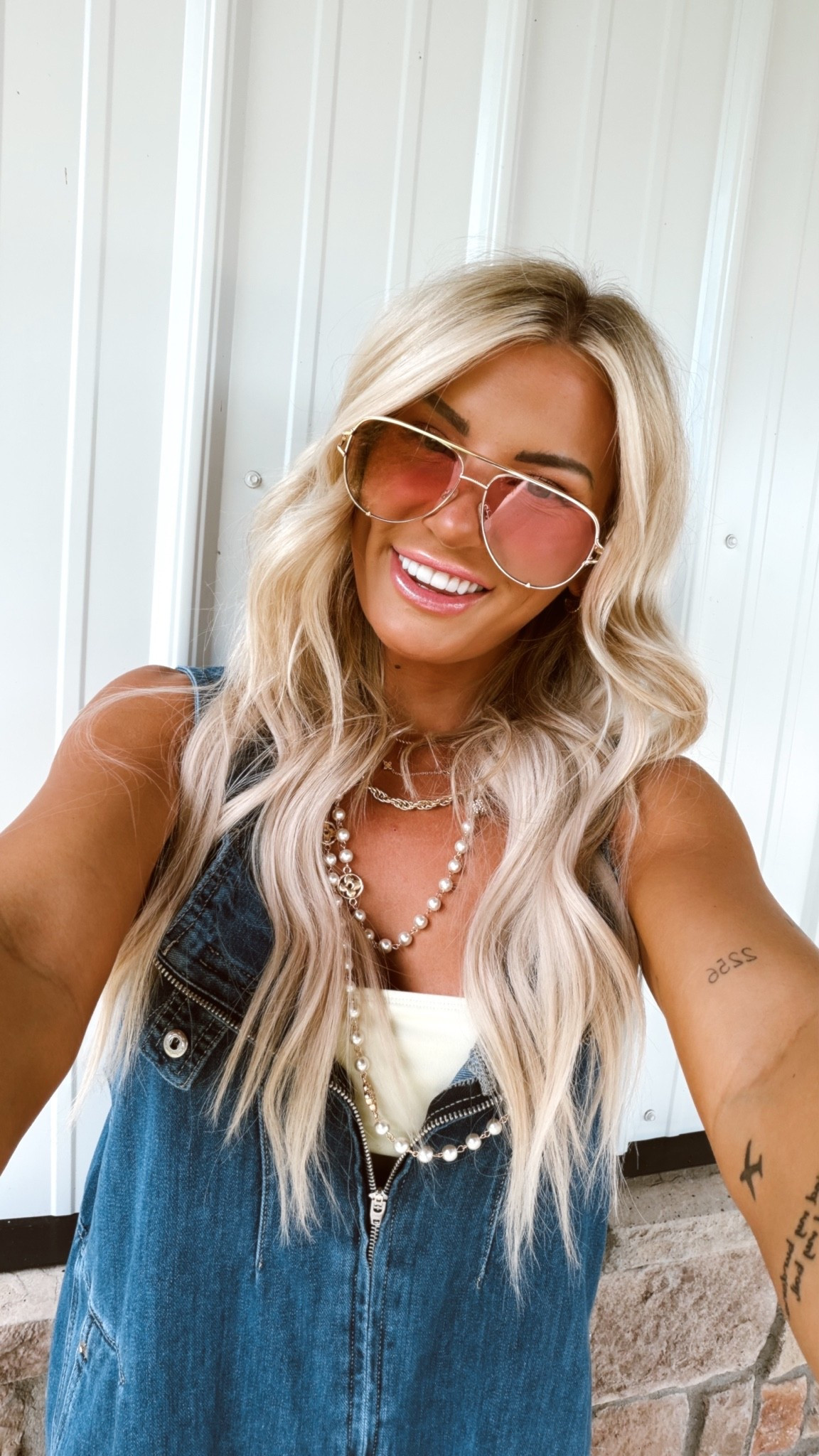 Wearing my pink QUAY sunglasses that are marked down for the summer!! 😎💖✌🏼 @dillards

#LTKSaleAlert #LTKSeasonal #LTKootd