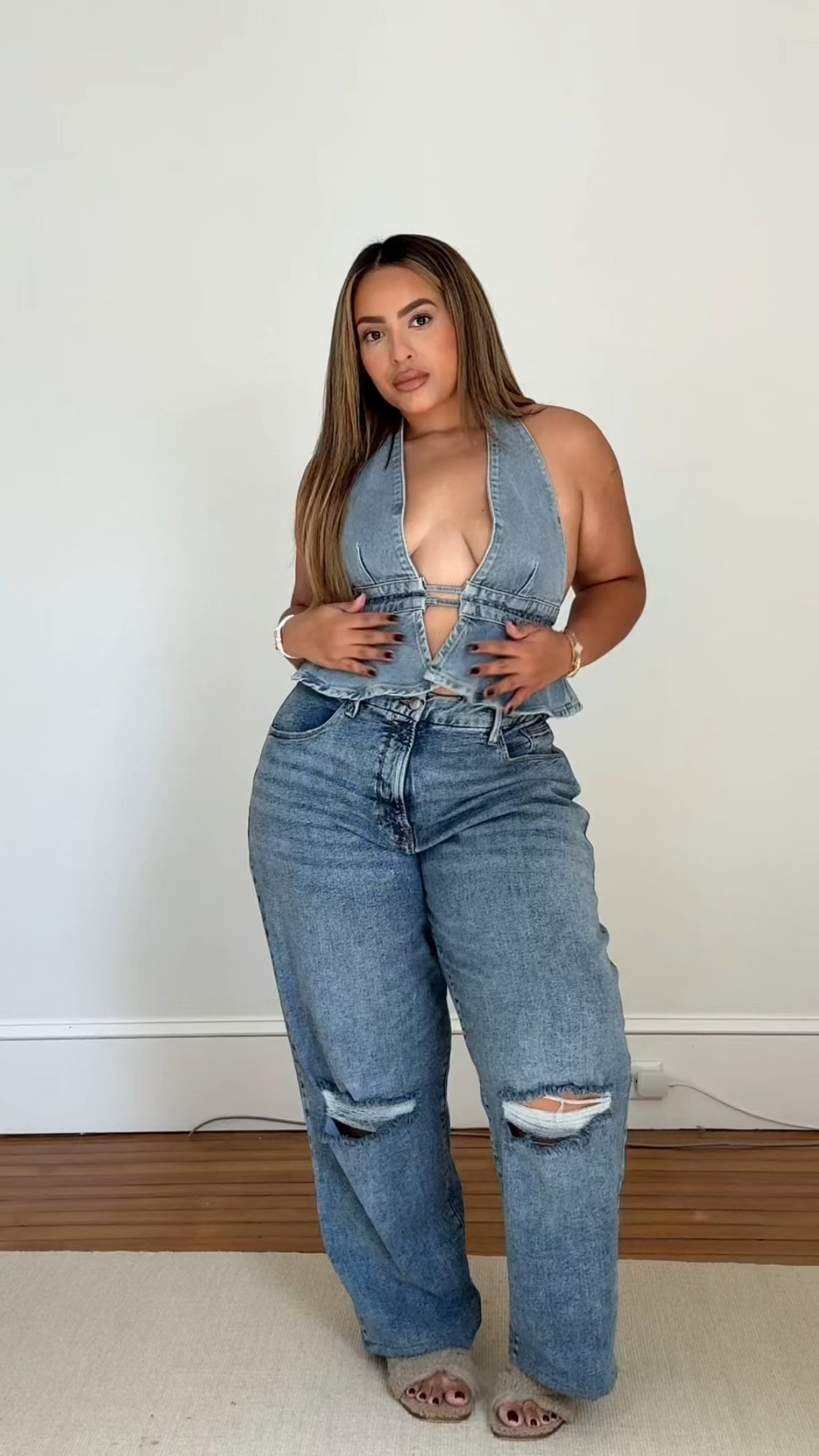 Todays OOTD! 🤍 I’m wearing a size large in the top for reference 

#LTKStyleTip #LTKMidsize #LTKVideo