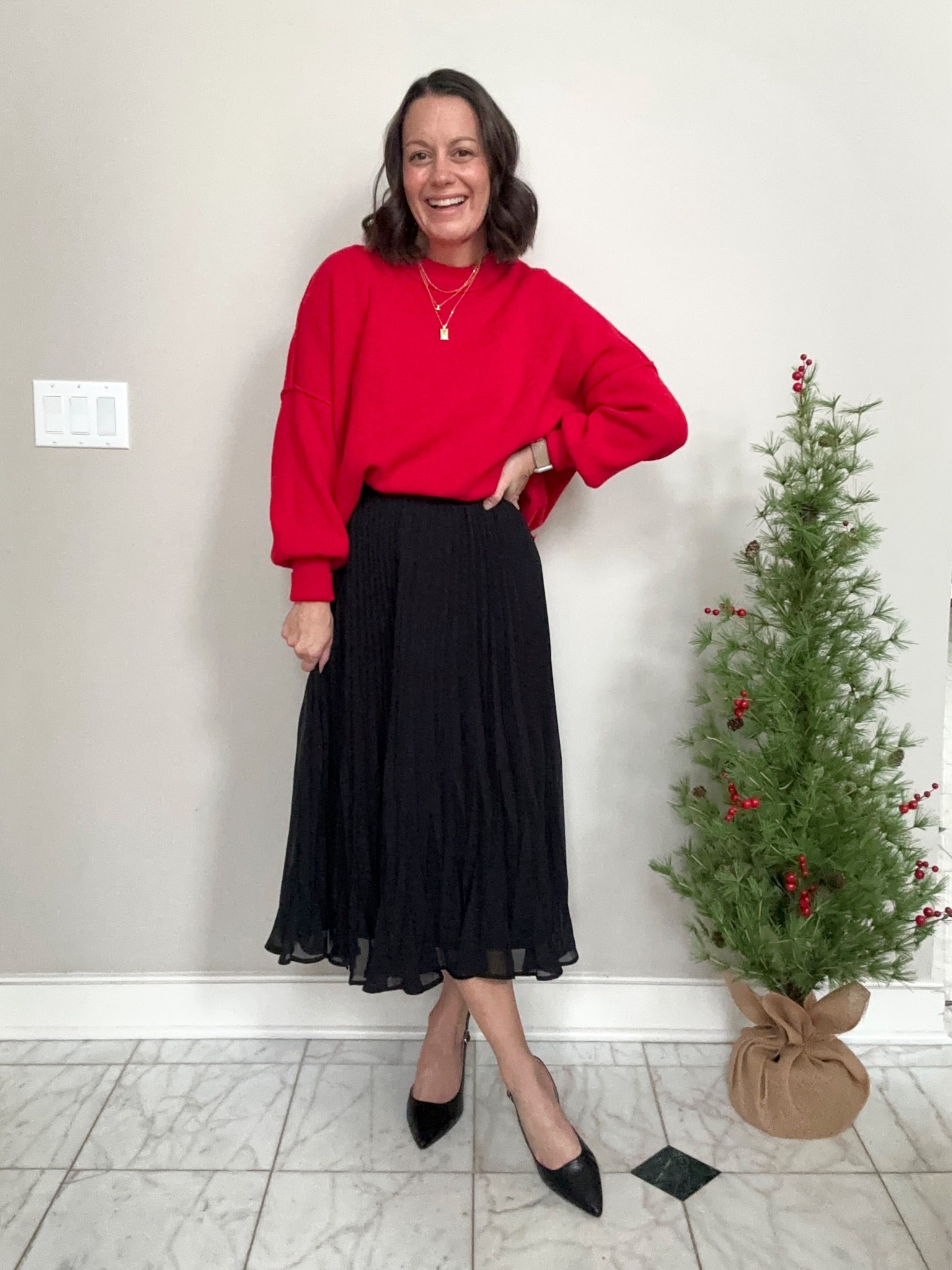 Holiday outfit idea! Santa brunch outfit idea!



#LTKSeasonal #LTKHoliday #LTKOver40