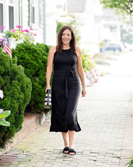 I love wearing black all year 'round, but there's something extra fabulous about an all black look in the summertime. I always feel so effortlessly chic when I manage to get the right combination of shapes and textures, and I think this outfit from Talbots pretty much nails it. 