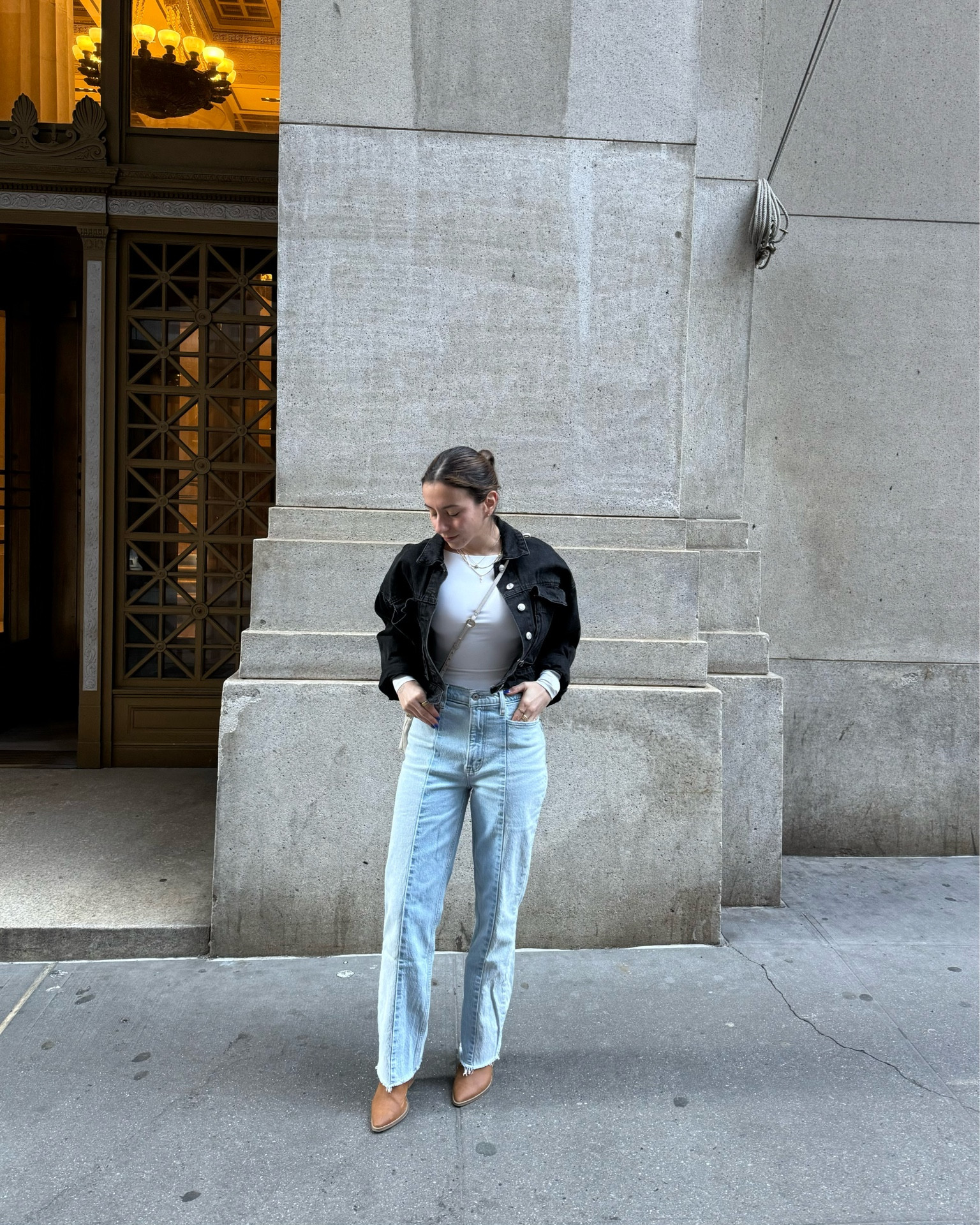 Abercrombie Jeans, light wash jeans, straight leg jeans, high waisted jeanss

#LTKstyletip #LTKU #LTKSeasonal