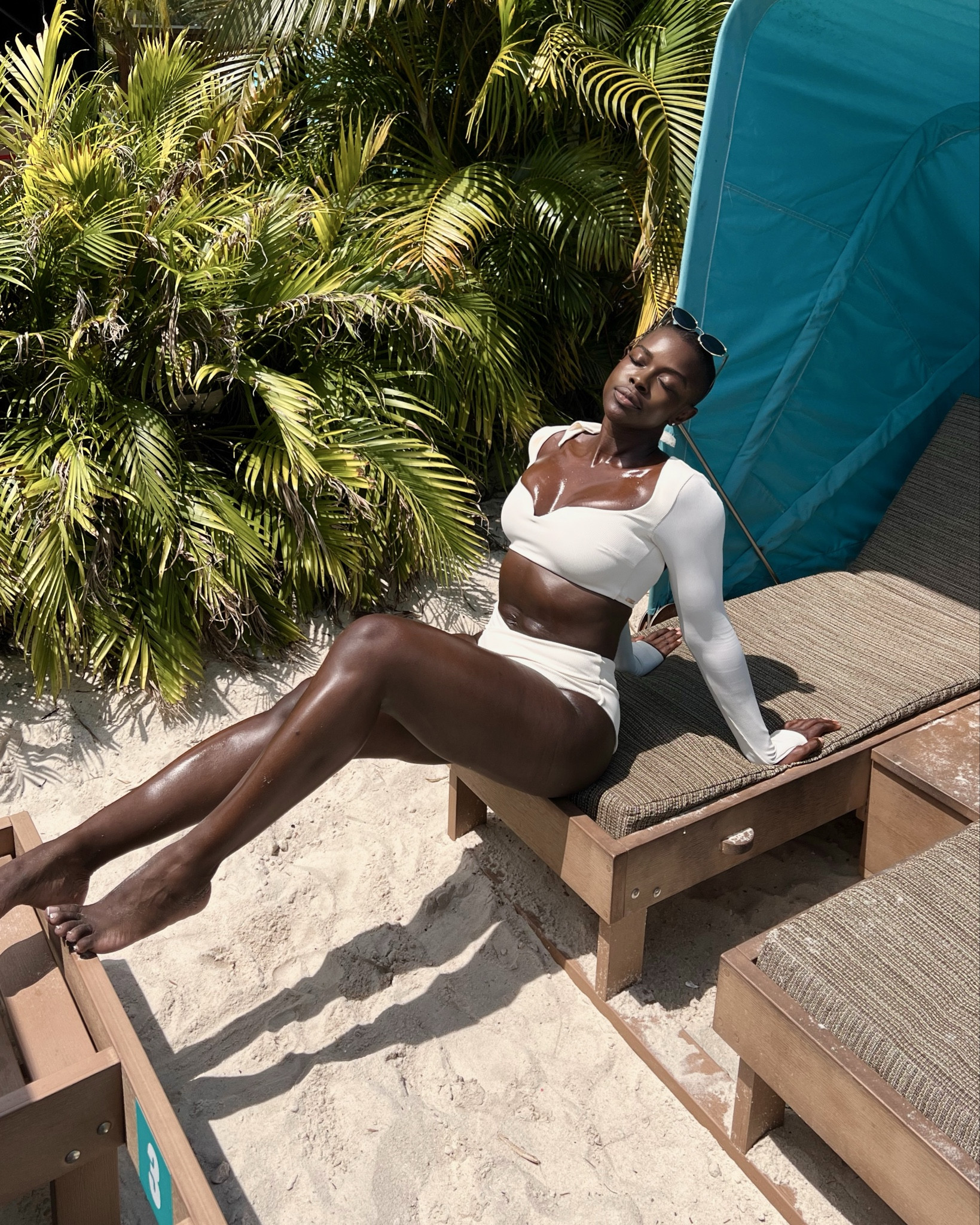 Elegance and class but make it swim 💫🤍