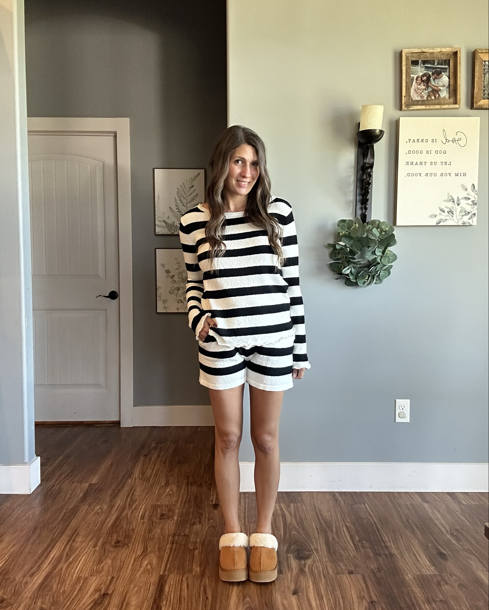 Cute lounge set for fall 🤩
So soft! 

TTS. Wearing size small  

#LTKFallSale 

#LTKSeasonal #LTKFindsUnder50