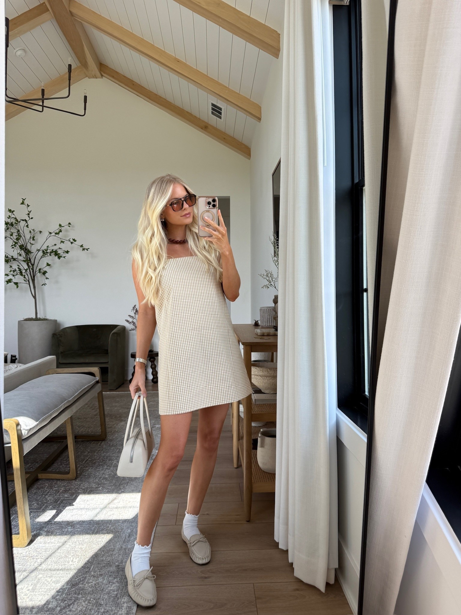 Wearing a size 4 in this dress, shoes run tts! #kathleenpost


Summer outfits, trendy fashion, chic style, everyday outfit, mini dress

#LTKStyleTip #LTKSummerEdit