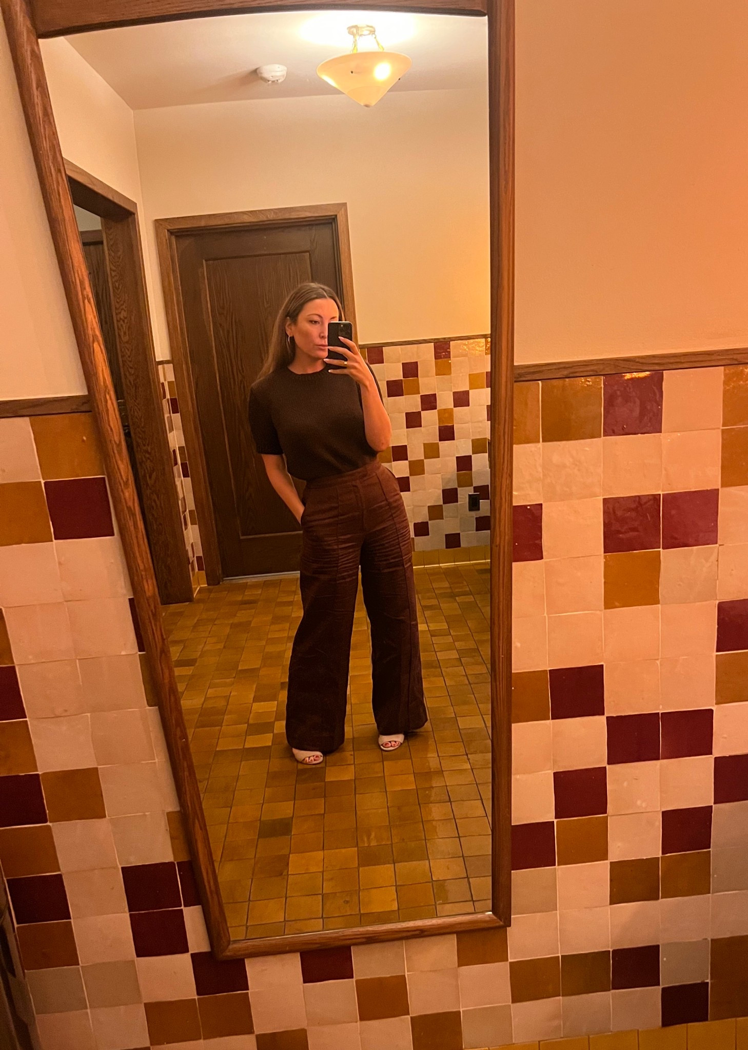 H&M Chocolate Brown Short Sleeve Sweater T-shirt - Work Outfit 

#LTKFindsUnder50 #LTKWorkwear #LTKFindsUnder100