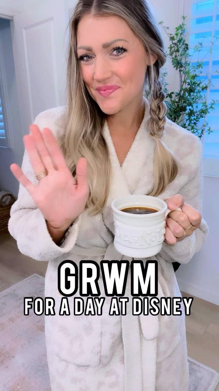 Grwm with a day at Disney!!! Size small old navy skort - the ribbed material and texture on this one is so amazing! One of my faves. Very flattering. Great tummy control and very stretchy! // size M amazon sports bra tank - have had this so long & it’s one of the best!!! // true to size sneaker size in the sneakers (I did 8.5 - I can be in between 8/8.5 but I feel like I usually always gravitate towards 8.5 In Sneakers) // 


Activewear
Disney outfit
Mom OOTD 
Mom outfit
Mom approved
SAHM
wfh style
Active outfit
Athleisure 
Workout outfit
Workout wear
Old navy active
Amazon favorites 


#LTKstyletip #LTKfit #LTKunder50