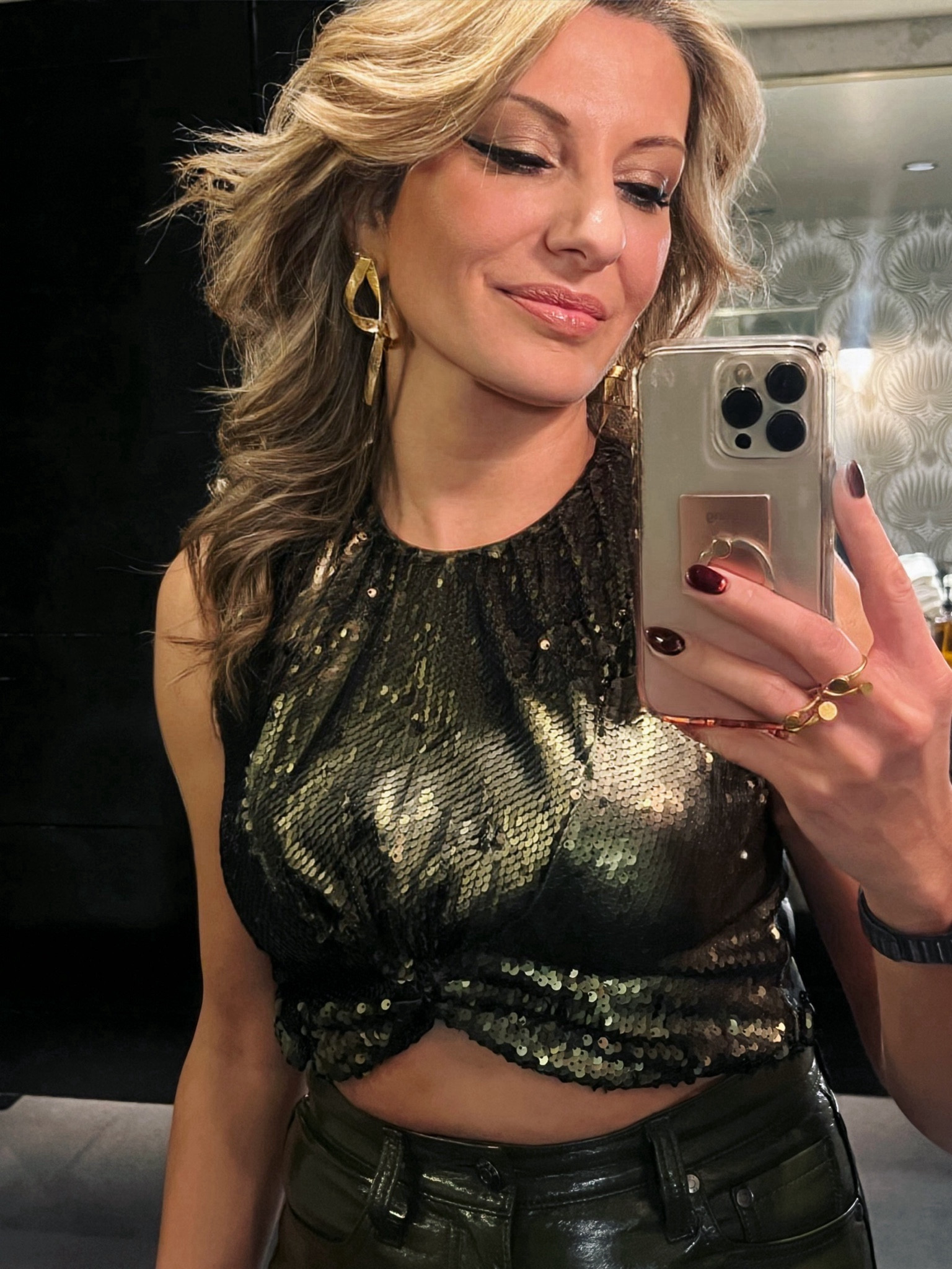 My makeup routine includes all the tagged products. I alternate between ilia foundation & Mac foundation depending on the coverage I’m looking for. Ilia is a little sheer perfect for my daily makeup. Urban decay makes eye shadow. Mac primer eye concealer.  Mac contour set. Huda beauty liquid matte lipstick. Anastasia lip gloss. KVD beauty tattoo eyeliner. Gisou hair oil. 

#LTKGiftGuide #LTKfindsunder100 #LTKbeauty