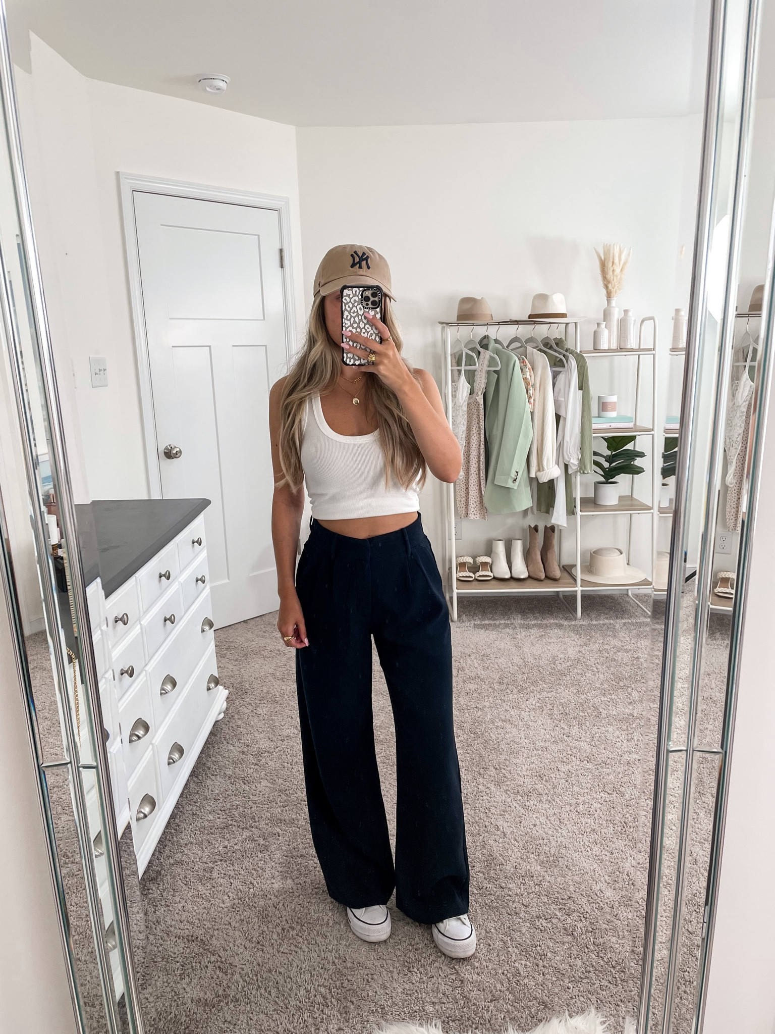 Today’s ootd 🫶🏼 Abercrombie trousers size 25 short! 

#LTKunder100 #LTKstyletip #LTKSeasonal