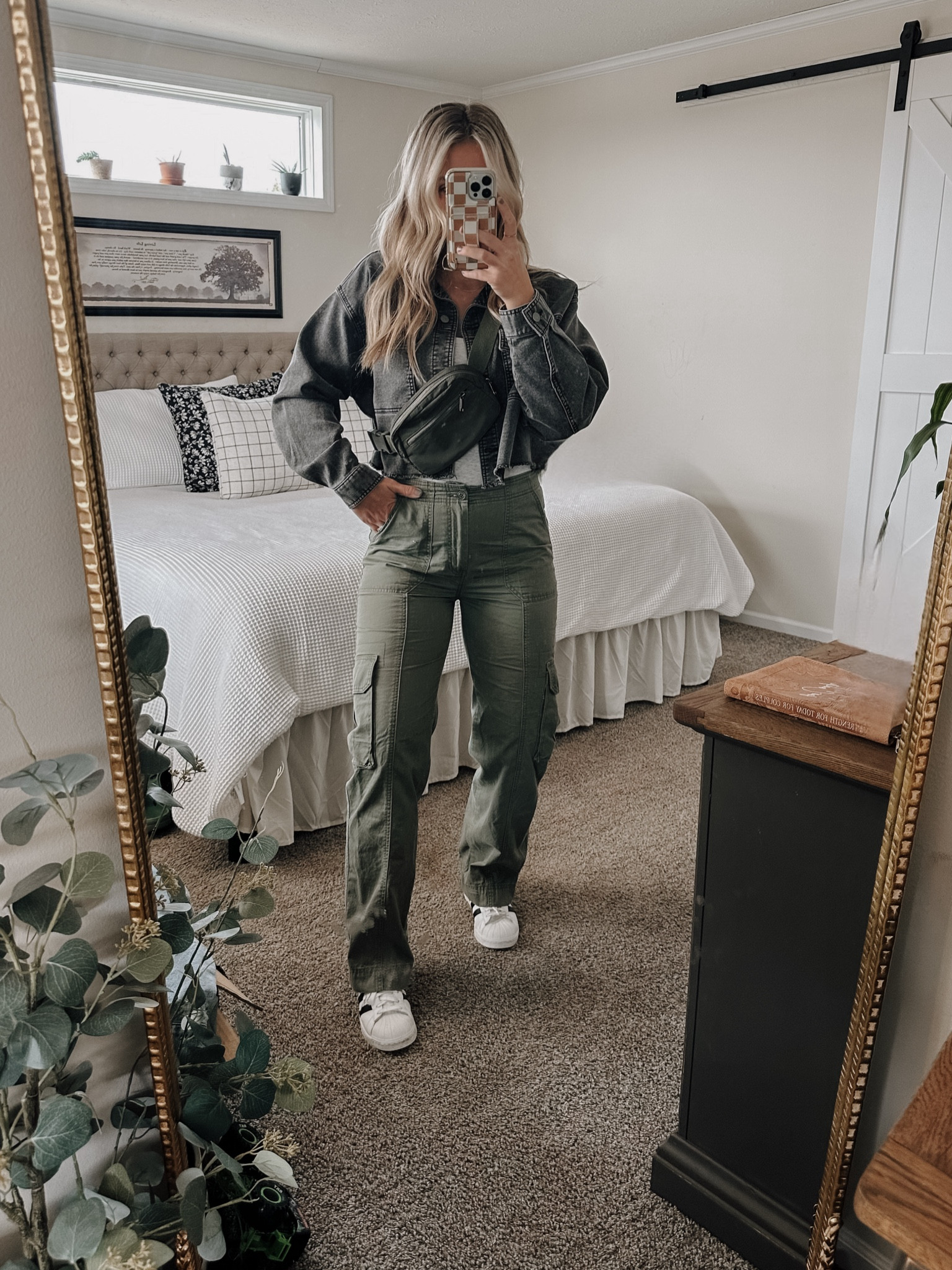 Casual style
Everyone needs a good pair of cargos 👏 