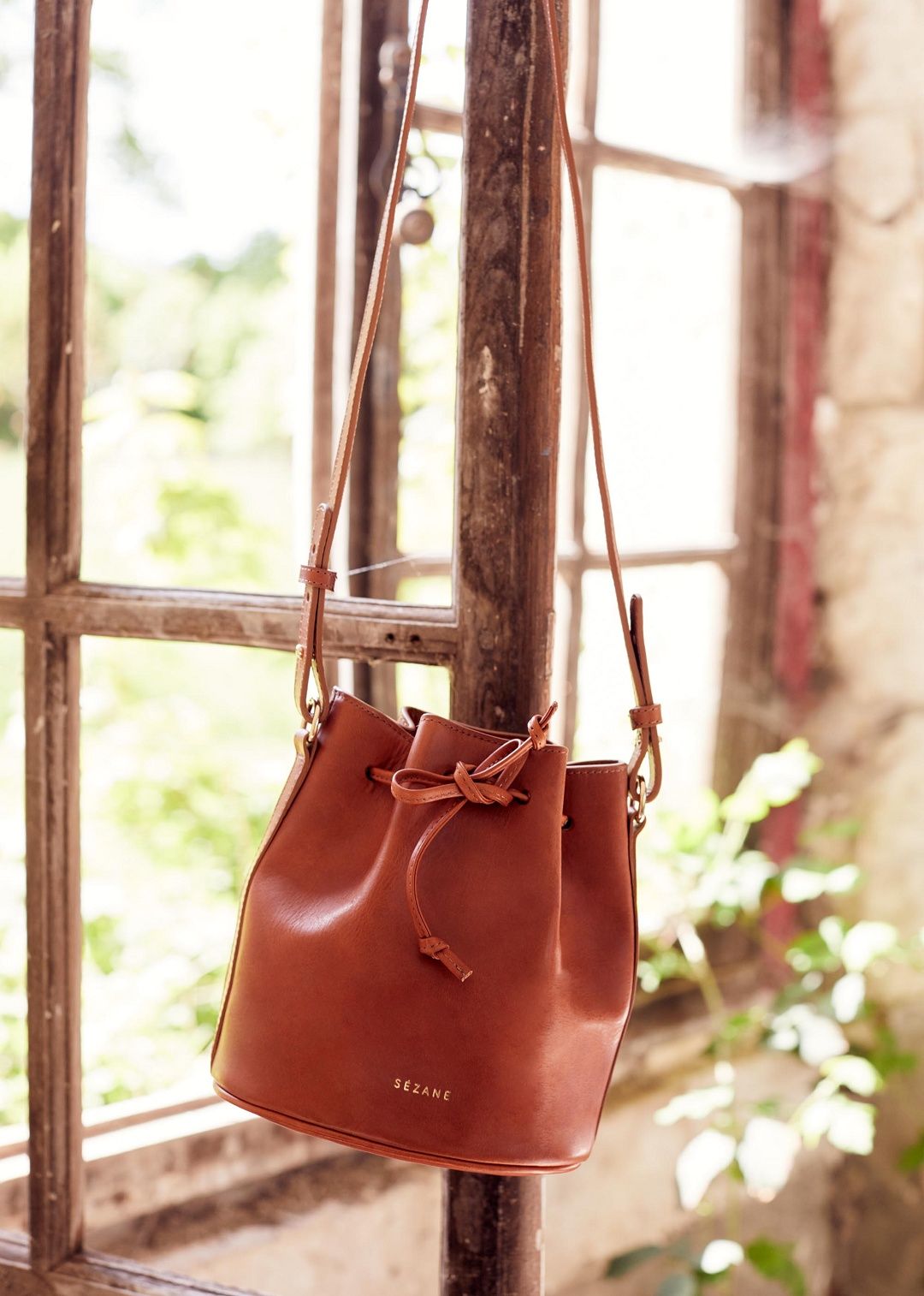 http://www.sezane.com/us/product/summer-collection/14094-mini-farrow-bag?cou_Id=1779 | Sezane Paris