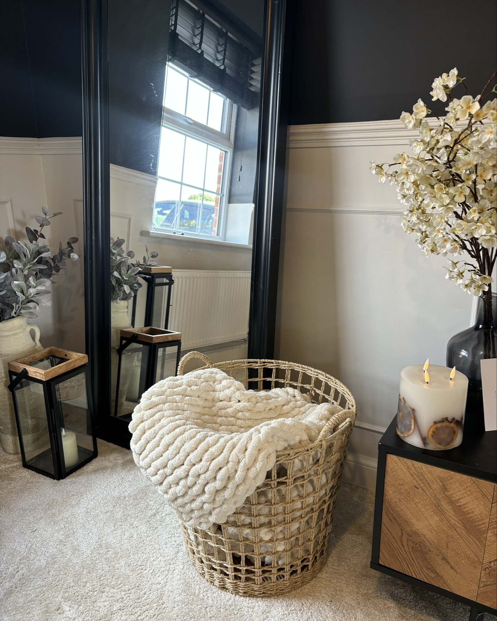 Our living room 🛋️📺🕯️

Living room decor
First time buyers
Farrow and ball skimming stone
Farrow and ball off black
Dunlem basket 
Monochrome interior


#LTKhome #LTKstyletip
