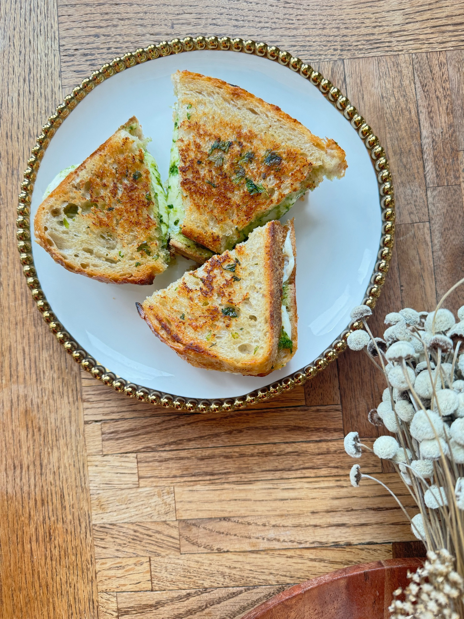 Serve in style 💚

Pampa Bay Porcelain Round Salad Plate

[8.5 x 8.5 Inch., White/Gold, Oven and Dishwasher Safe]

#LTKHome #LTKGiftGuide #LTKWedding