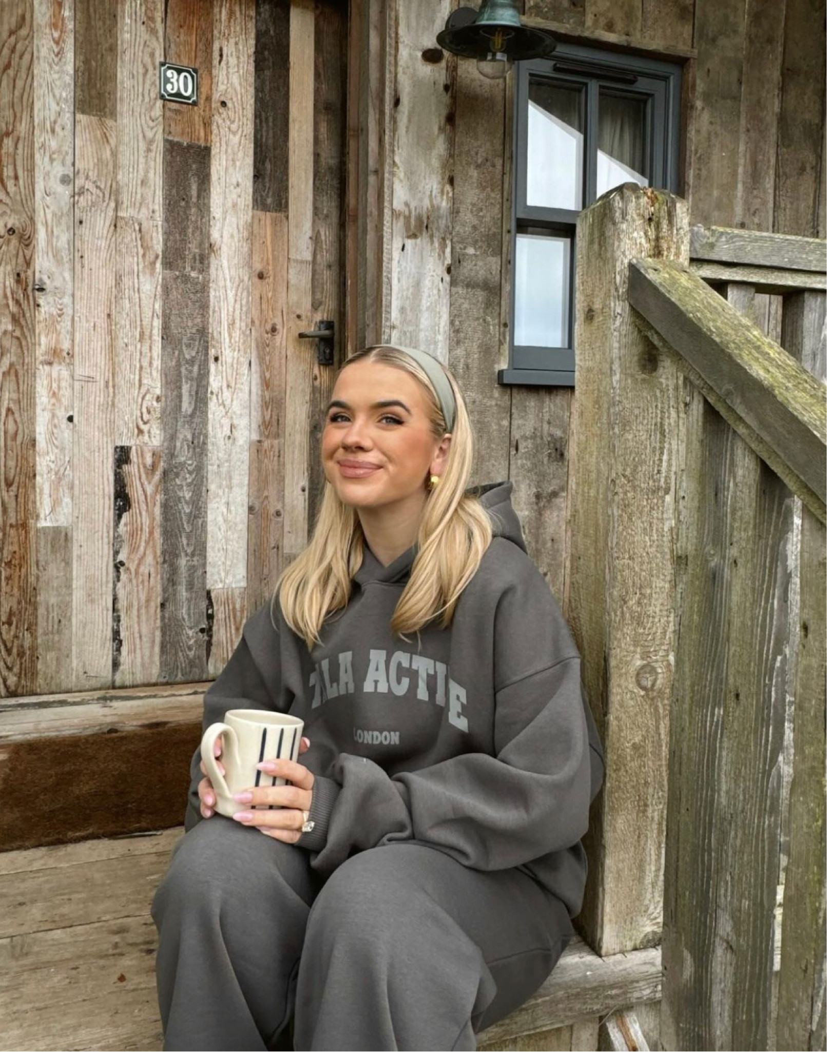 Hoodie and joggers

#LTKstyletip #LTKSeasonal #LTKeurope