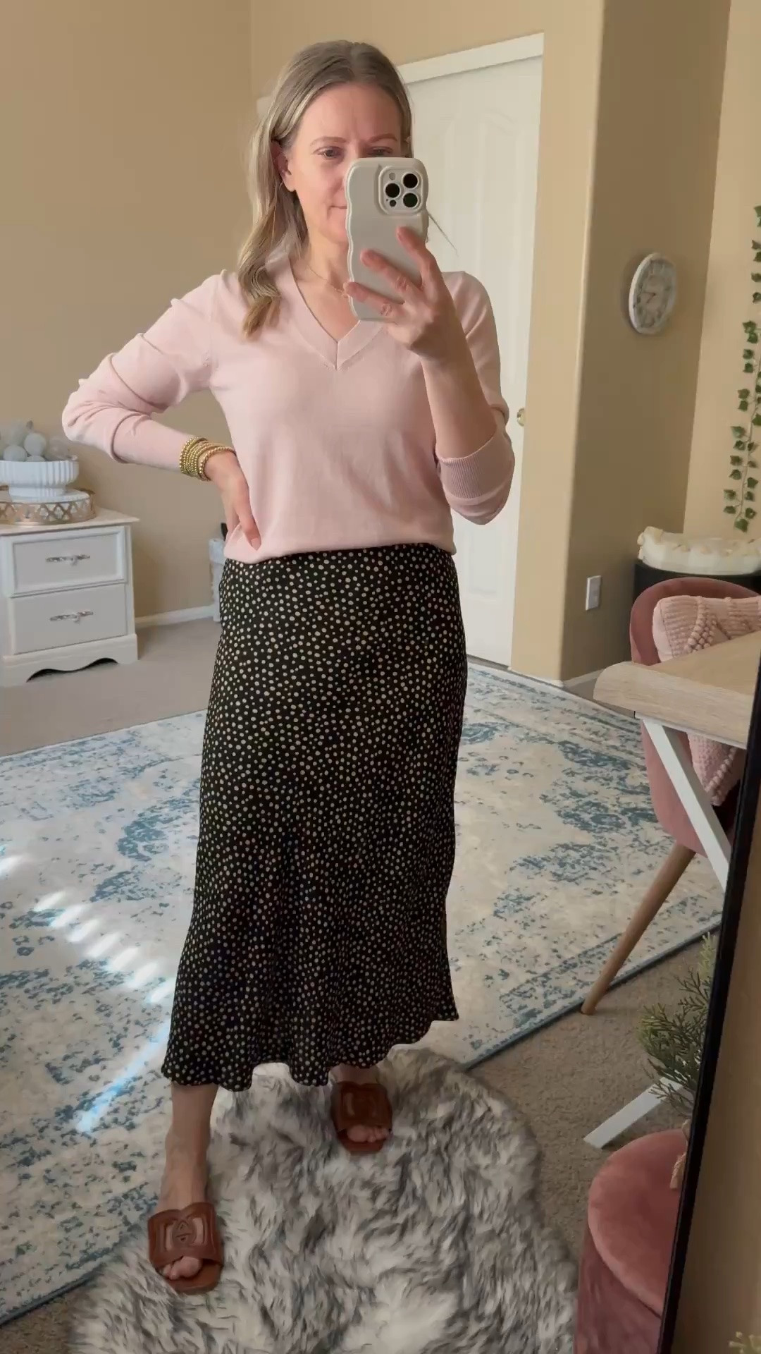 Hot Quince find!
This lightweight cotton cashmere V-neck sweater is a must-have for your wardrobe, ideal for early fall or layering. I’m wearing a size X. It’s available in many colors. 



#fallfashion #comfysweater 
Fall outfit ideas, cozy fall outfits, business casual outfits 

#LTKWorkwear #LTKSaleAlert #LTKSeasonal

#LTKmomlife #LTKOver40 #LTKootd