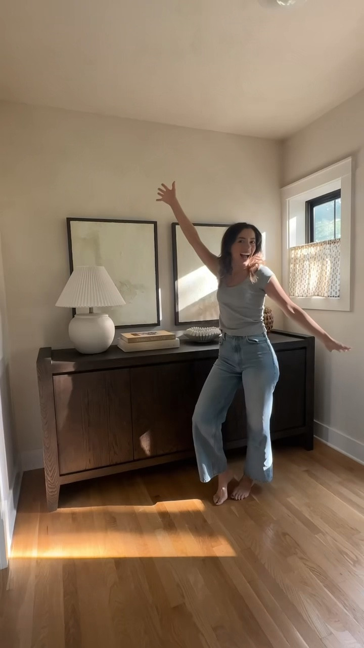 Fall entryway! 🤩 in love with how the limewash turned out. Added a couple simple decor touches for the season. Can’t wait to decorate this space for Christmas!! #entryway #fallentryway

#LTKhome #LTKSeasonal