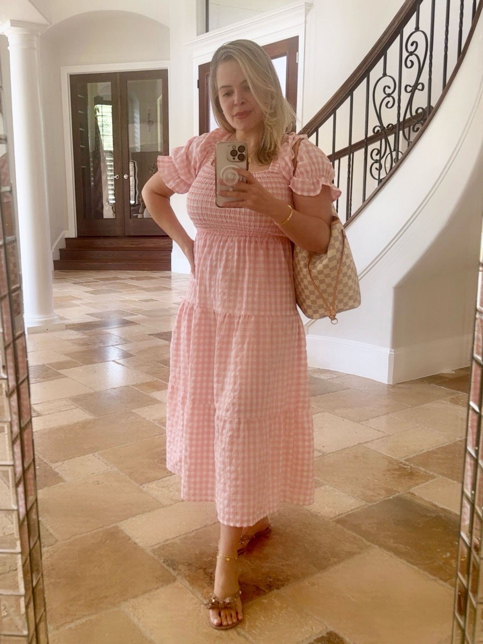 Amo los vestidos de cuadritos 😍

#LTKBeauty #LTKStyleTip #LTKFindsUnder50