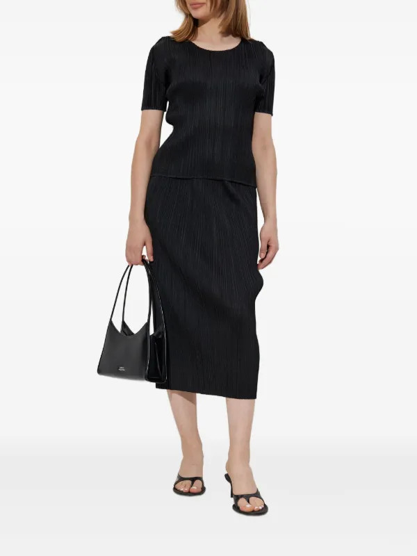 Pleats Please Issey Miyake Pleated T-shirt | Black | FARFETCH | Farfetch Global
