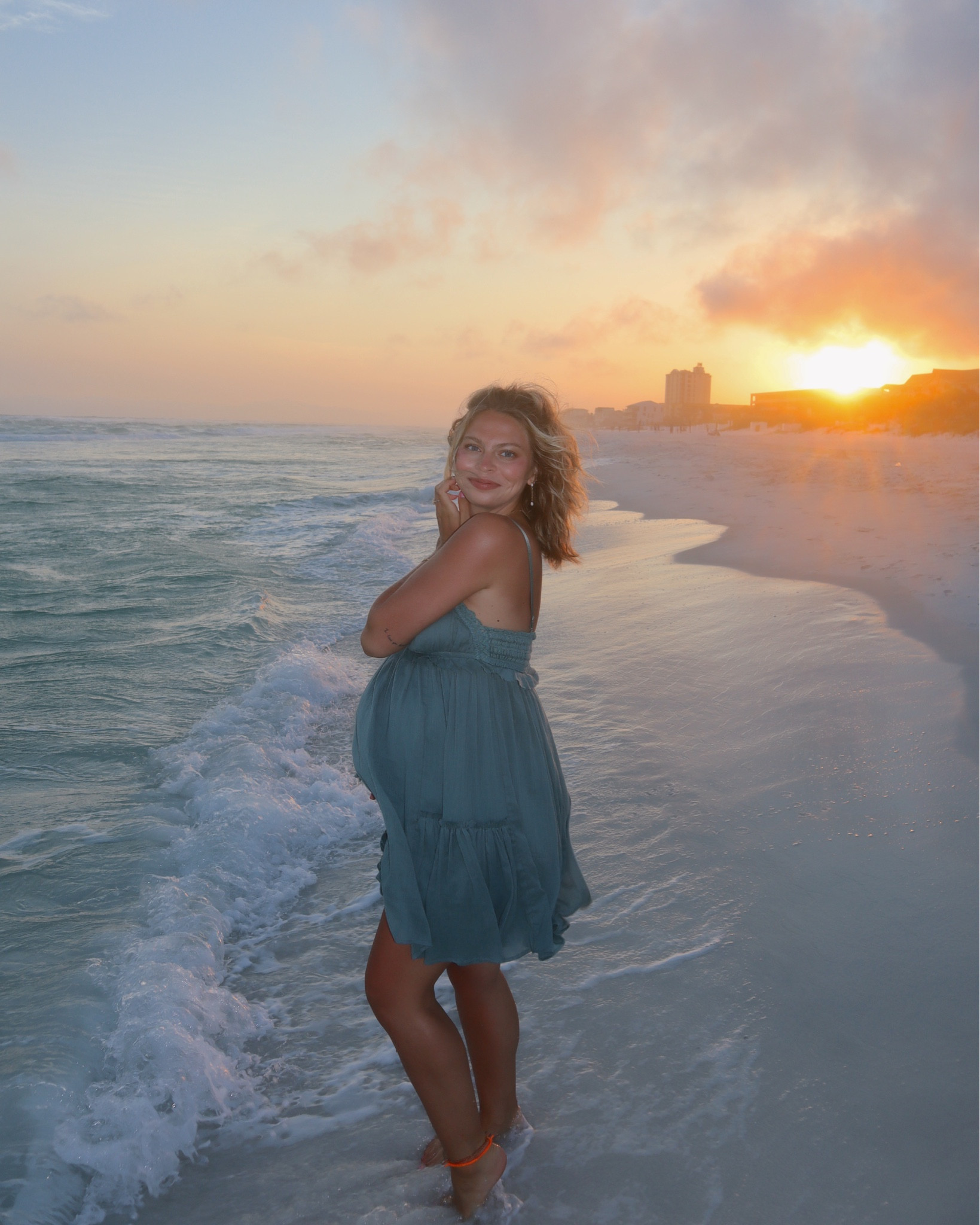 maternity dress 💚 wearing size small

#LTKSeasonal #LTKxNSale #LTKFind