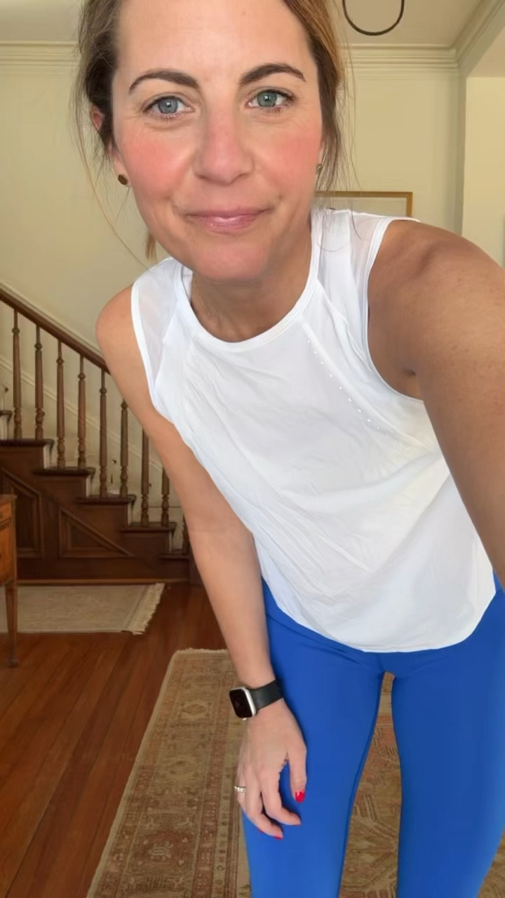 Two of my favorite pieces for a sleek, put-together look:
✨ Wunder Train High-Rise Tight – amazing compression and performance for every move.
✨ Sculpt Cropped Tank – lightweight and flattering, perfect for layering.

Top it off with the Scuba Oversized Half-Zip for a tone-on-tone style I personally love. Add a belt bag, and you’re set to go from gym to errands in no time! 🖤

#lululemoncreator #ad #LTKfit #LTKactivewear #lululemon @lululemon

#LTKStyleTip #LTKActive #LTKFitness