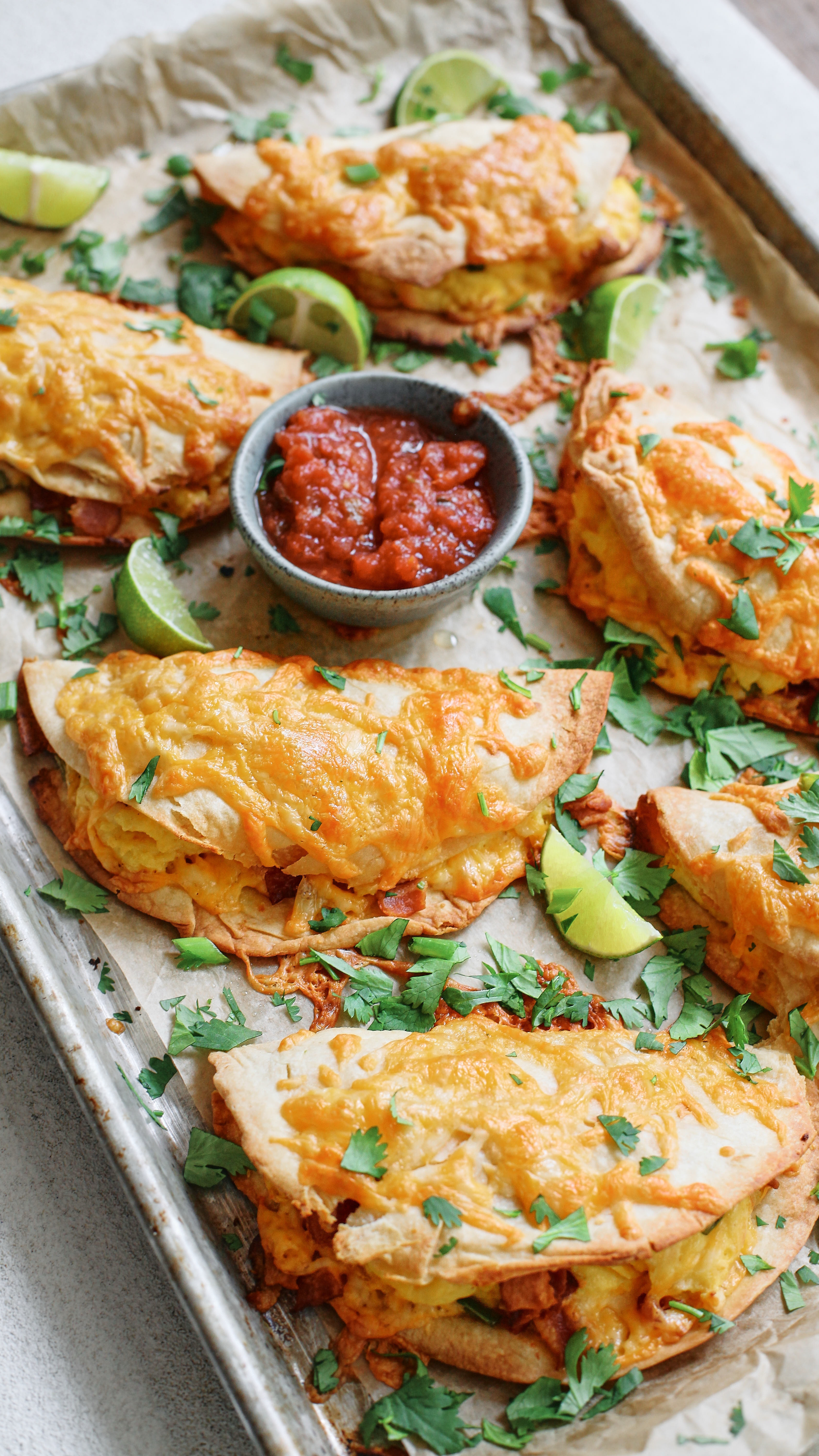 BACON AND EGG SHEET PAN TACOS🥓🍳🌮

These breakfast tacos are perfect for hosting brunch, or popping a batch in the freezer for meal prep. Love that the cottage cheese makes the scrambled eggs SO fluffy and adds a protein boost!

Full recipe is up on the blog if you want to print it  out: https://britacooks.com/bacon-and-egg-sheet-pan-tacos

#LTKSummerEdit #LTKHome #LTKSeasonal