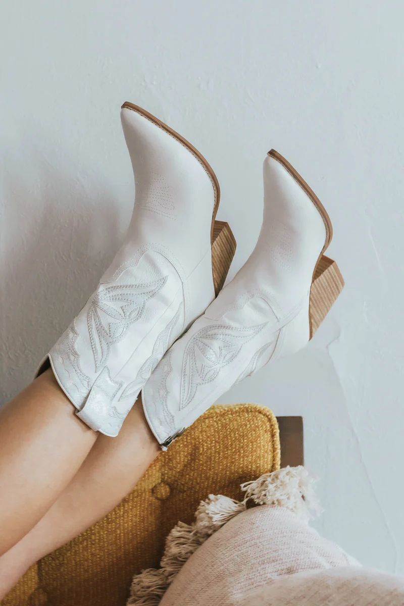 Holler and Swaller White Western Cowboy Booties | Apricot Lane Boutique