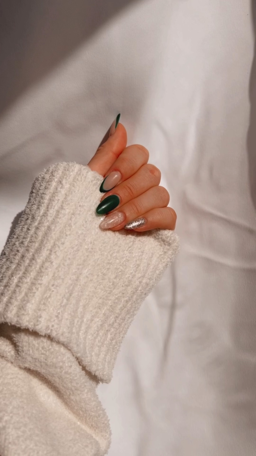 Holiday nails in full effect 

#LTKHoliday #LTKVideo #LTKSeasonal