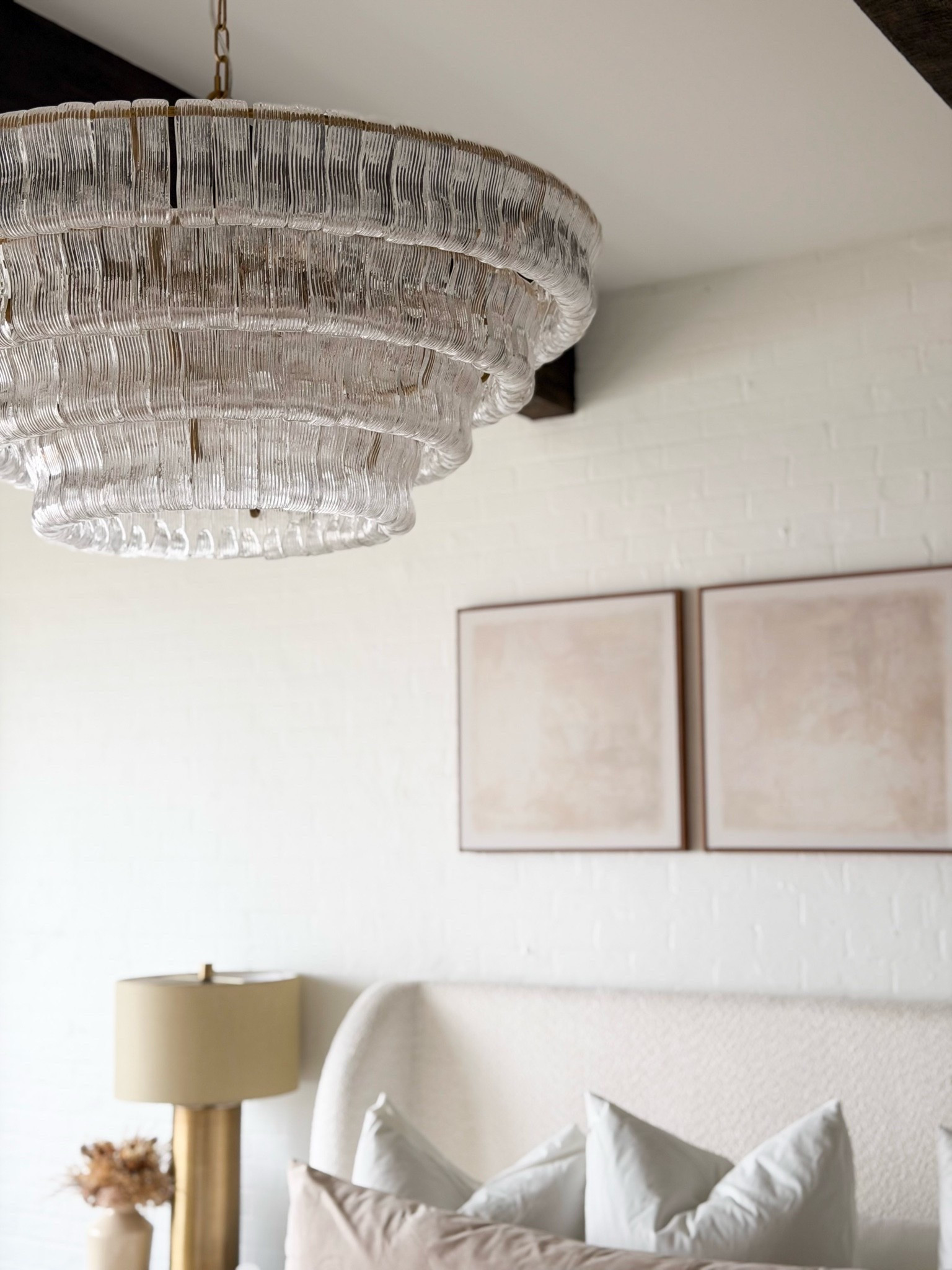 Neutral bedroom favorites!

Home, home decor, home finds, home accents, bedroom inspo, modern home, neutral home, organic home, wall art, storage bed, bedroom, table lamp

#LTKSeasonal #LTKHome