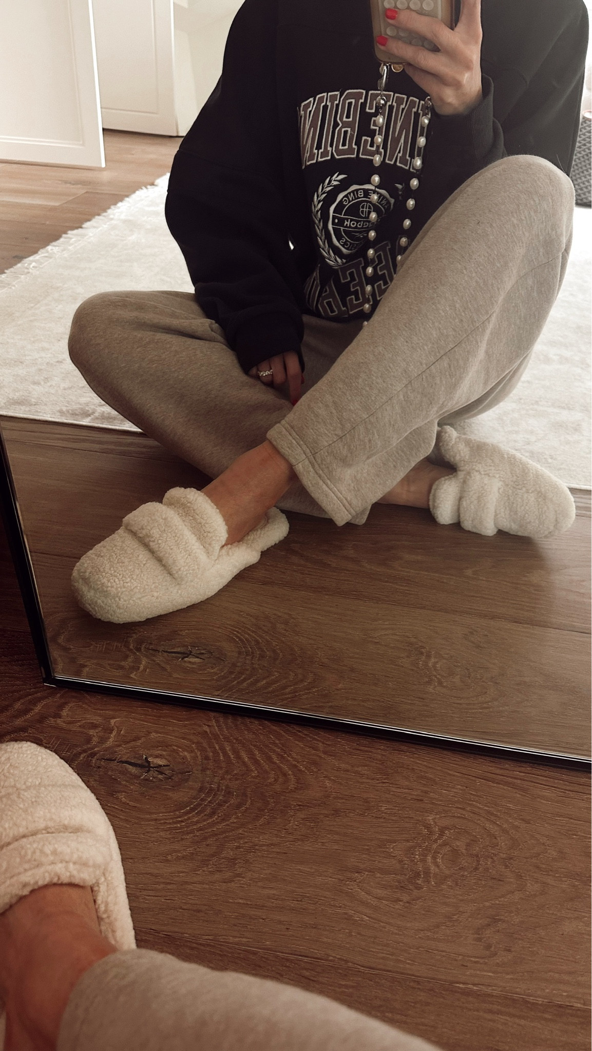 These slippers make the perfect gift this holiday season🙌🏼✨
StylinByAylin, Aylin, gift ideas

#LTKSeasonal #LTKGiftGuide #LTKHoliday