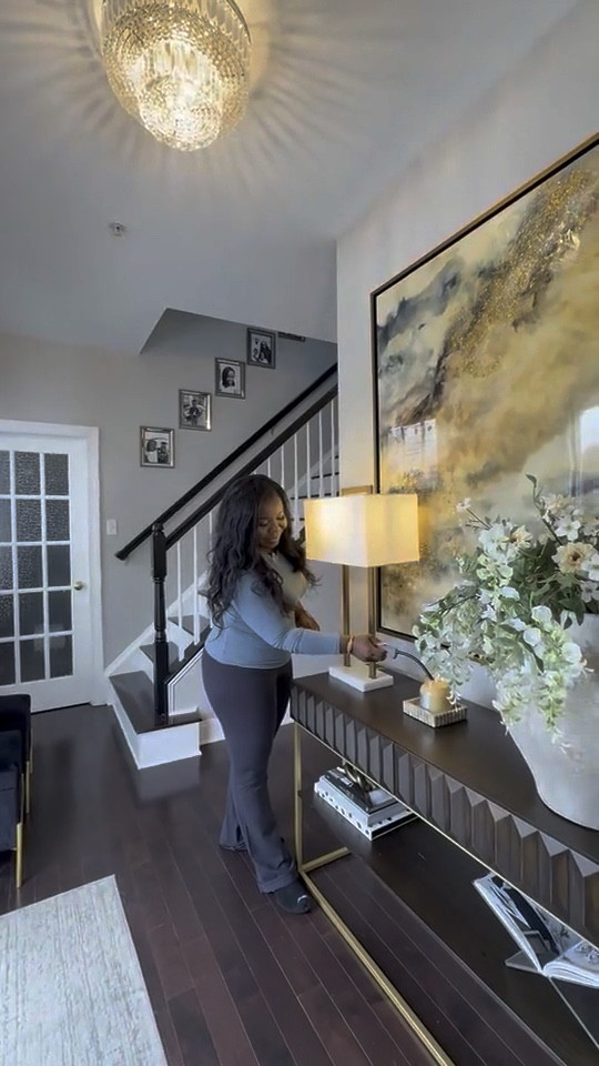 How to style a narrow entryway

#LTKHome #LTKSaleAlert