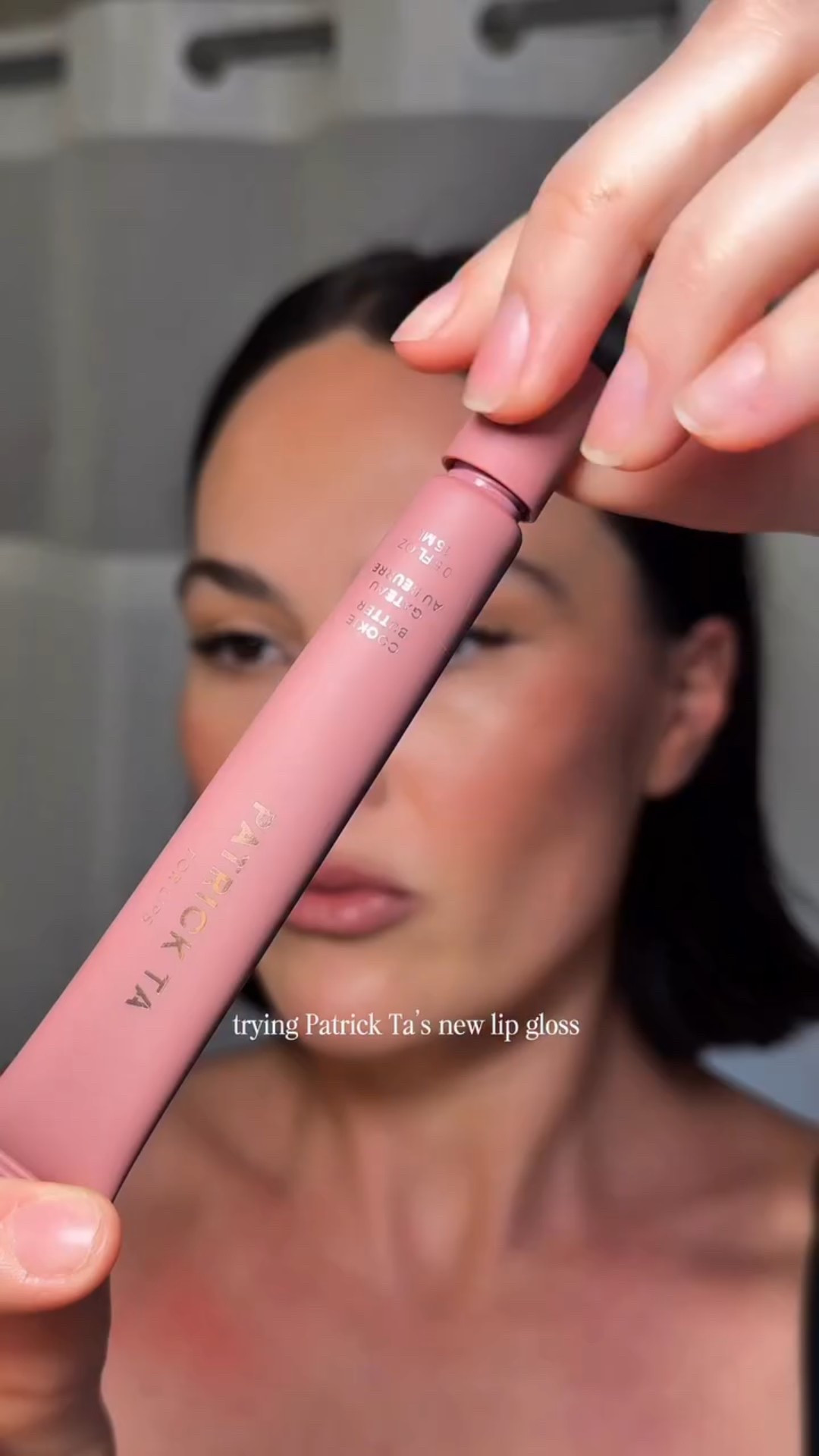 @patricktabeauty does no wrong, love the new gloss. Will definitely be getting the other shades. 

Product: Major Moisture Smoothing & Hydrating Tinted Lip Balm in shade cookie butter

#patricktabeauty #lipgloss #makeup #sephora