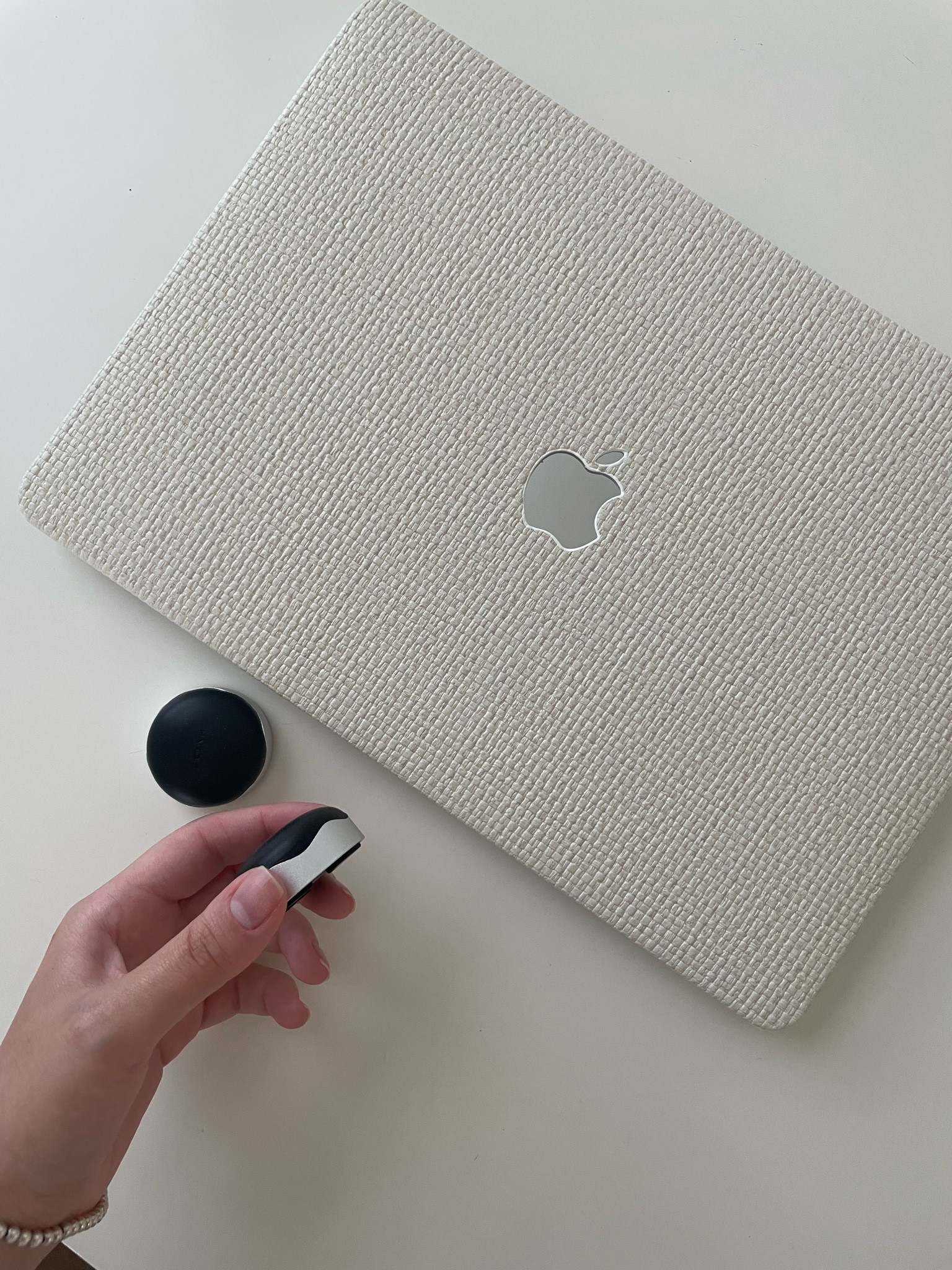 WFH essentials — a pretty linen laptop case and magnetic laptop risers to prevent overheating 💻💫
//
wfh, office finds, Amazon office essentials, neutral office setup 

#LTKSaleAlert #LTKFindsUnder50 #LTKHome
