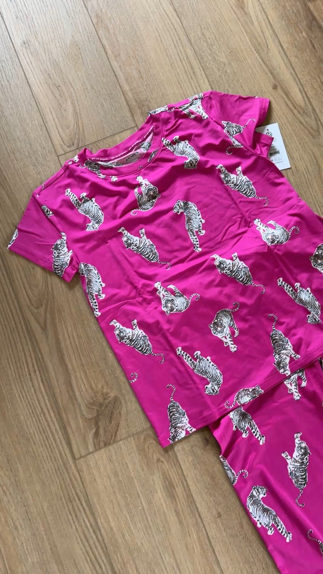 $13 Walmart pajamas with NO BUTTONS 