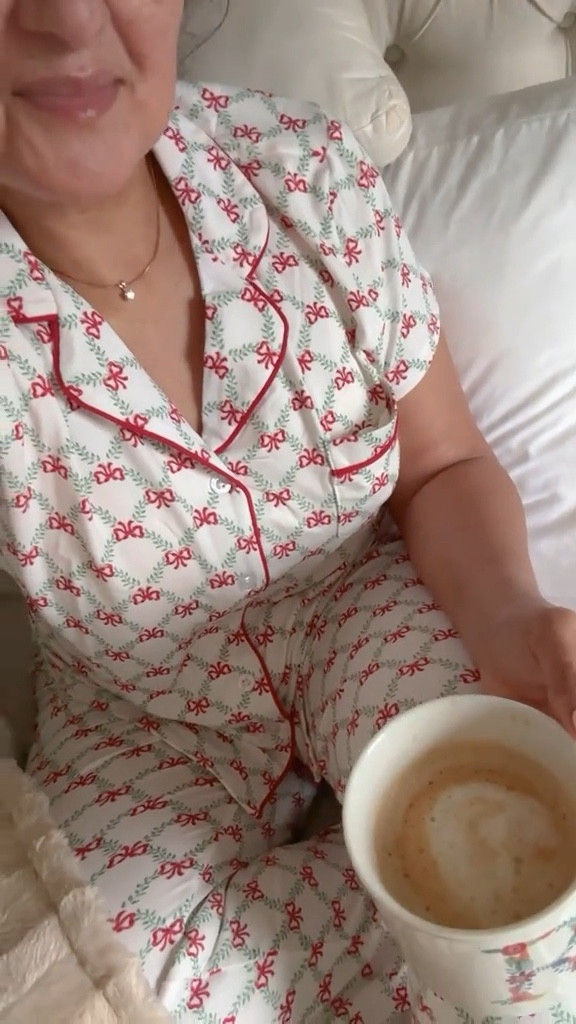 Always adding the perfect amount of daily peptides to my drinks. It’s the easiest way to getting all the collagen and protein your body needs.🤩
Pajamas, peptides, coffee time

#LTKCyberWeek #LTKHoliday #LTKmorningroutine