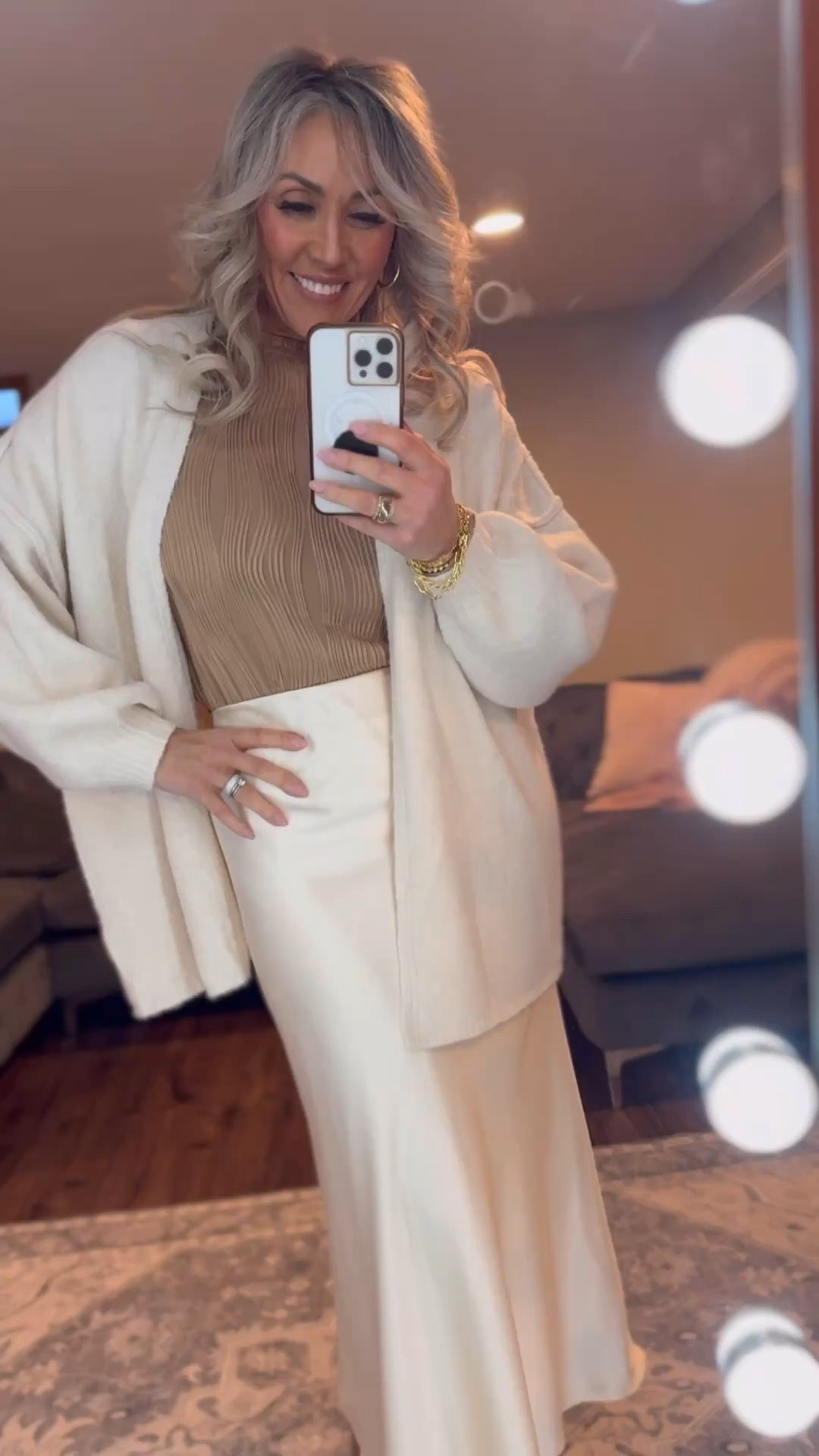 ✨ Your Reinvention Dress Code ✨
Proof that reinvention has a look.
Creams, beiges, and silhouettes that feel intentional. Luxurious without trying too hard — because confidence doesn’t need to be loud.
What you wear should support the woman you’re becoming.
xo Kel 🫶



#LTKTall #LTKOver40