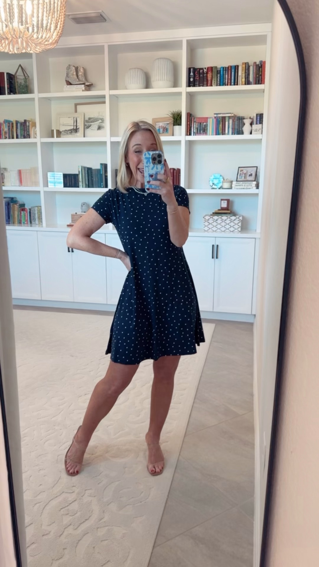 Old Navy - try-on haul

Short-Sleeve Mini Swing Dress - size XS. 4 colors.

 

#LTKFindsUnder50 #LTKSeasonal #LTKSaleAlert