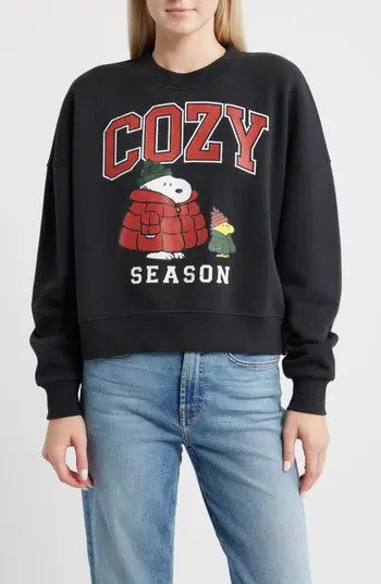Vinyl Icons Peanuts® Cozy Graphic Sweatshirt in Phantom at Nordstrom Rack, Size Medium | Nordstrom Rack