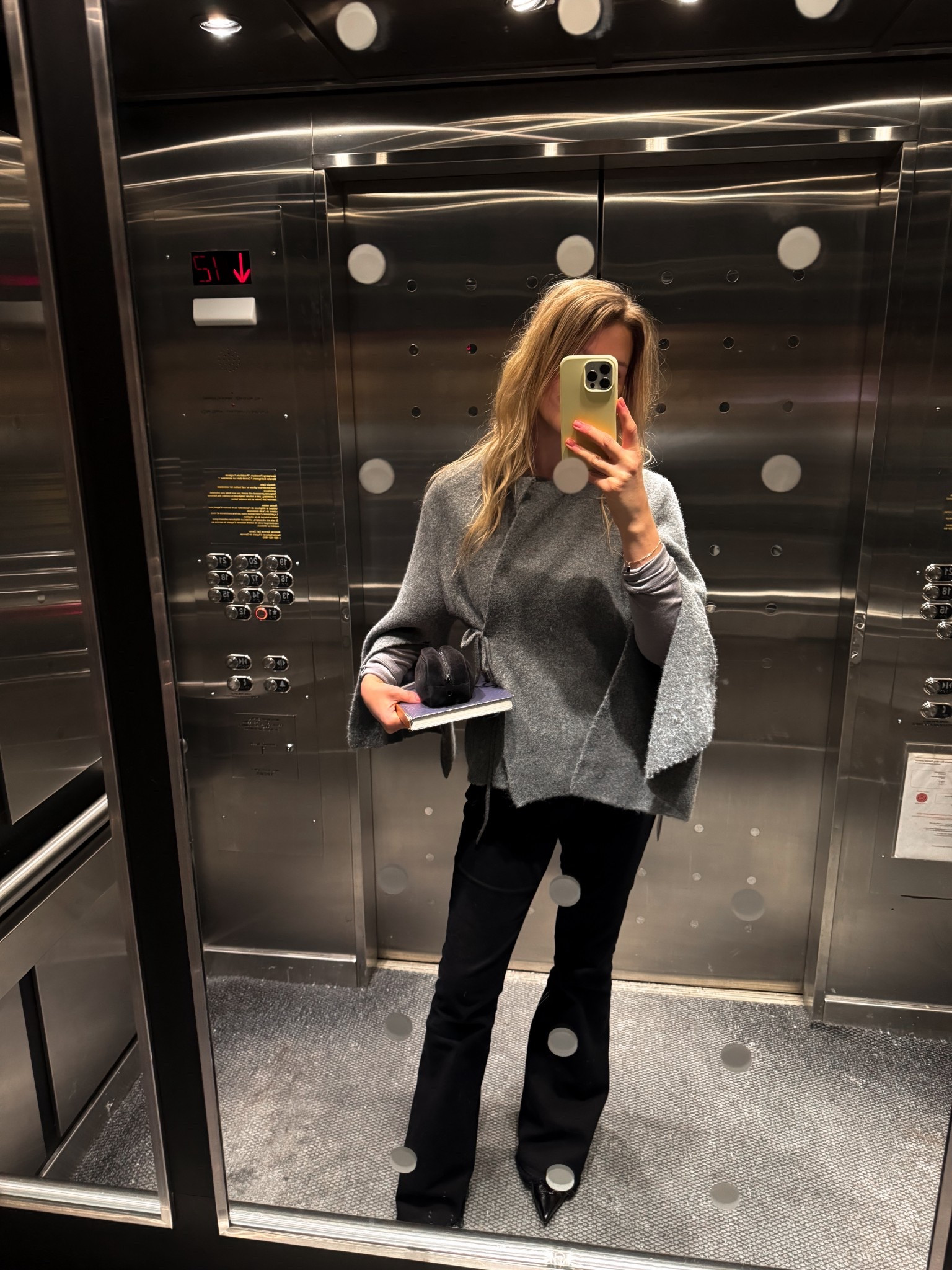 Best flared pants (stretch denim) I’ve had for years. They are super long on my 5’11 frame as well and I can wear them with heels 🙌🏼

Cape cardigan is Zara 2756/146/811



#LTKOver40 #LTKTall #LTKSeasonal