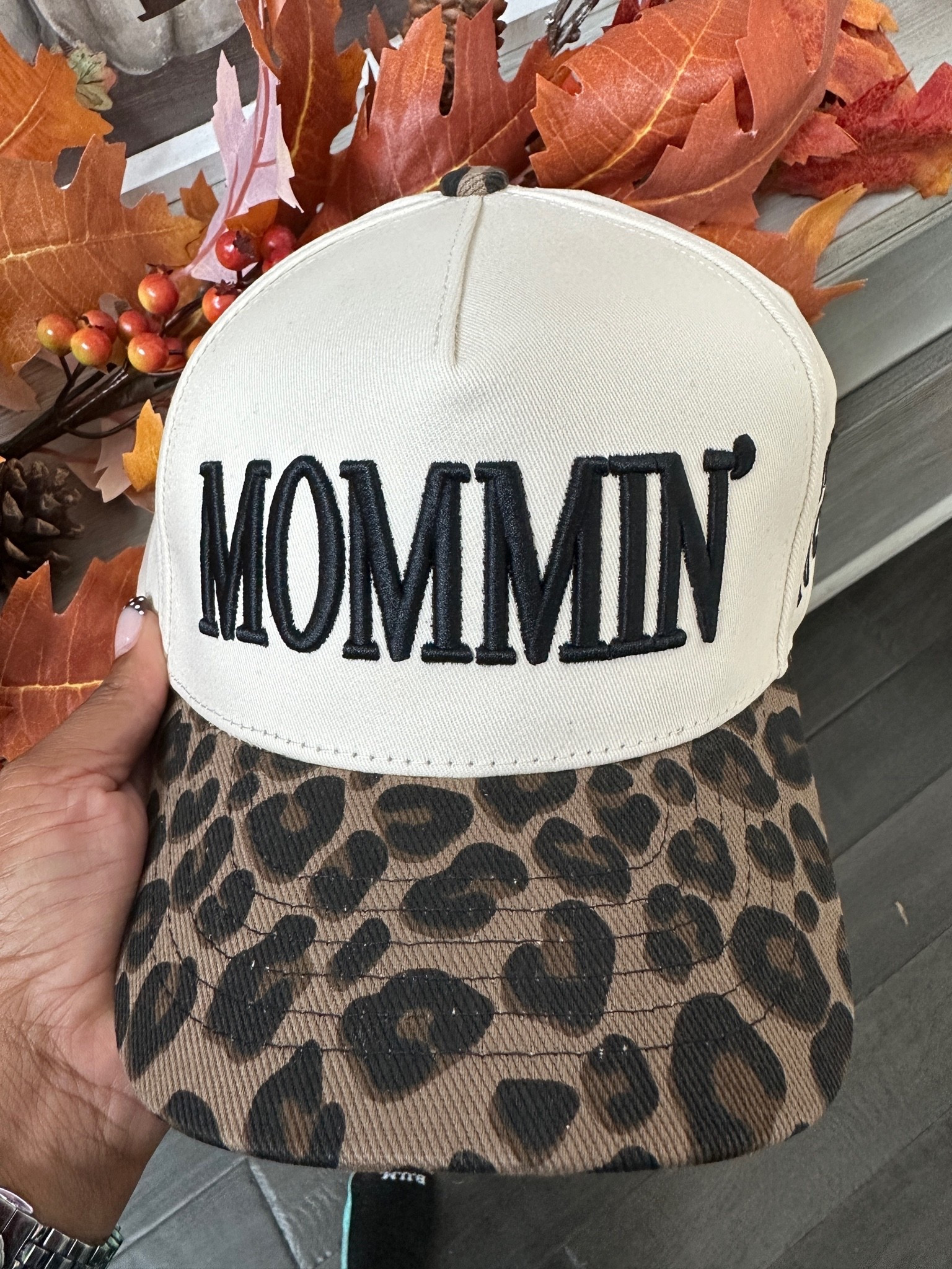 Mommin’ trucker hat #truckerhat #hats #fashionaccessories #mommin