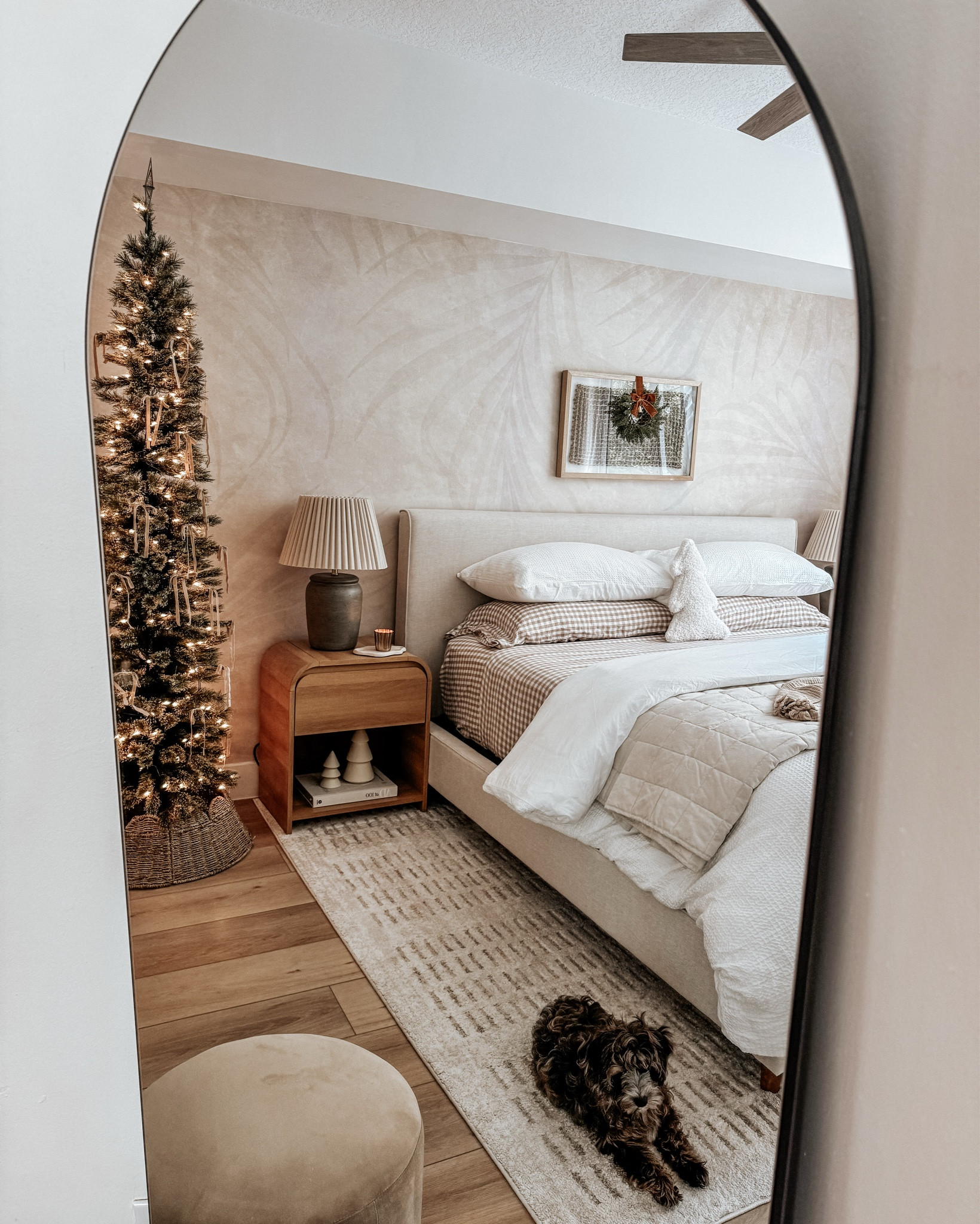 Neutral Holiday Bedroom Styling

Christmas decor, holiday decor, neutral bedroom 

#LTKHome #LTKSeasonal #LTKHoliday