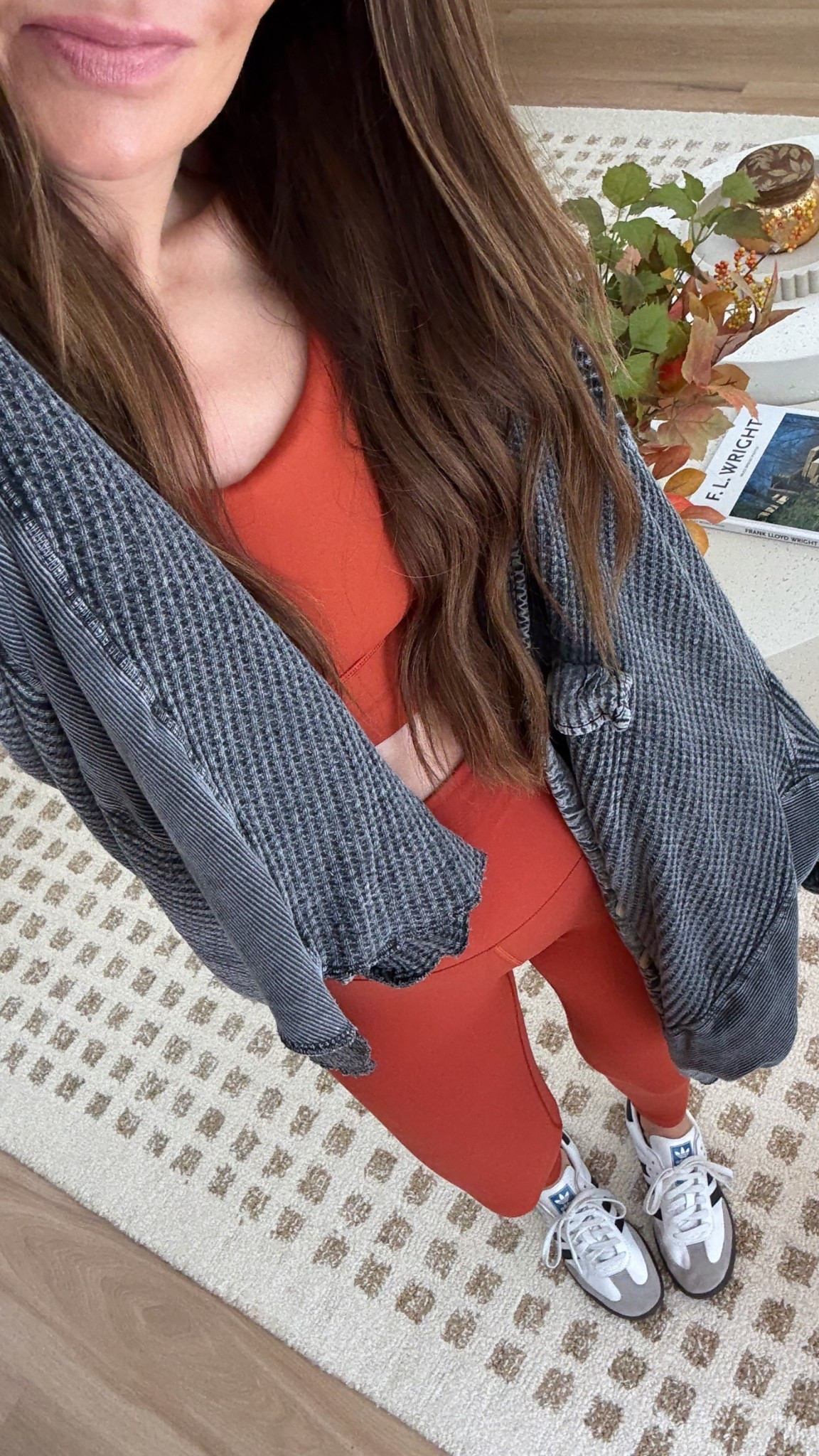 Fall transition workout vibes!🧡🍁🍂
.
.
Everything runs tts
.
.
Workout, barre, barre outfit, autumn set, workout set, leggings, athleisure, rust, fall transition, fall vibes, fall fashionn

#LTKShoeCrush #LTKSeasonal #LTKFindsUnder100