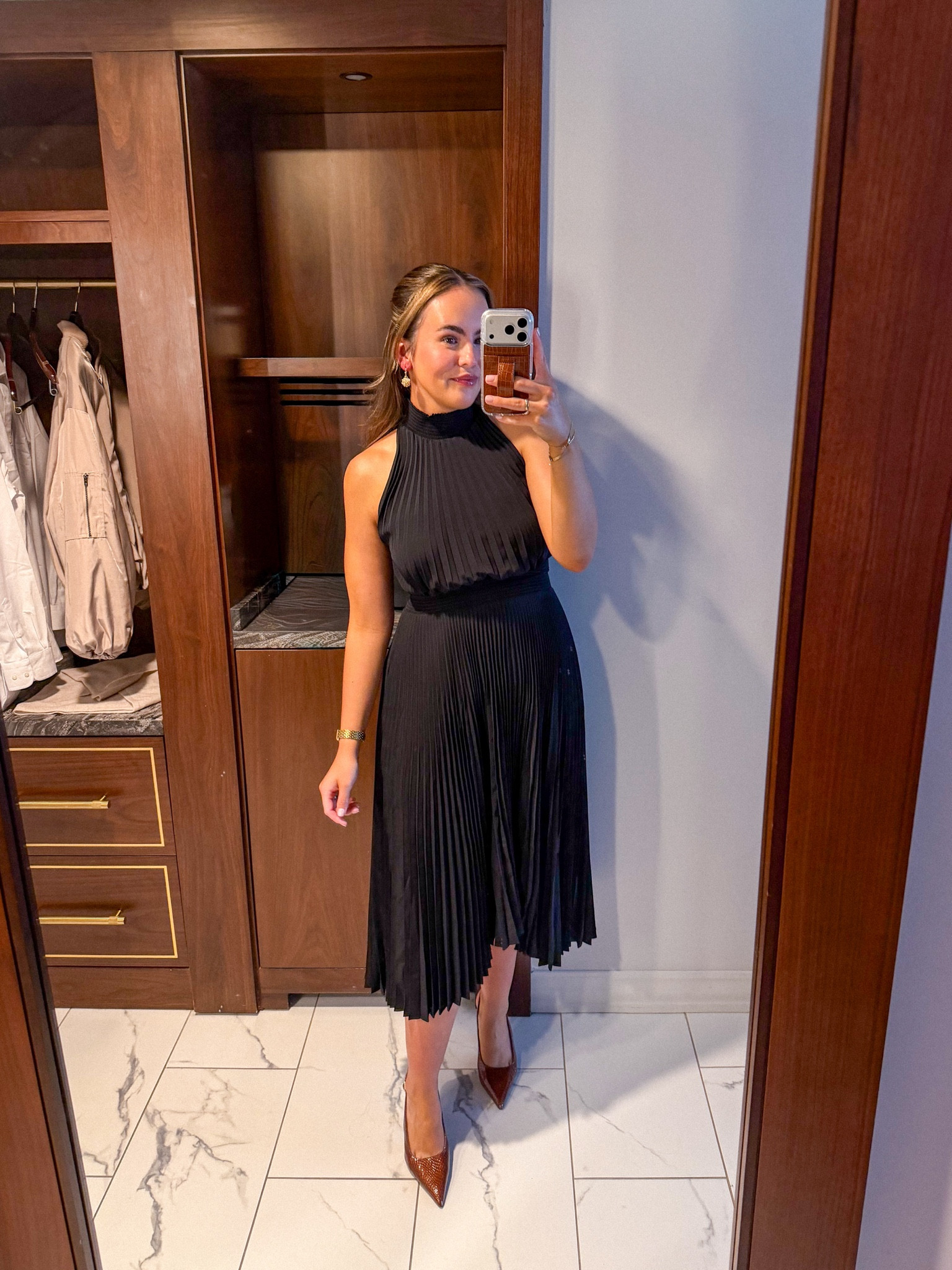 Semi formal wedding guest dress 🖤

#LTKWedding #LTKootd #LTKdayinmylife